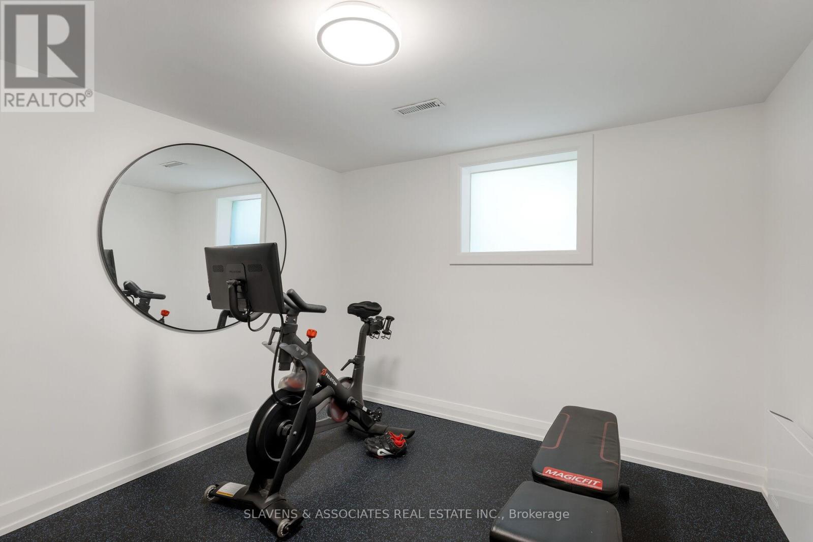 217 Lonsmount Drive, Toronto, Ontario  M5P 2Y6 - Photo 38 - C12159783