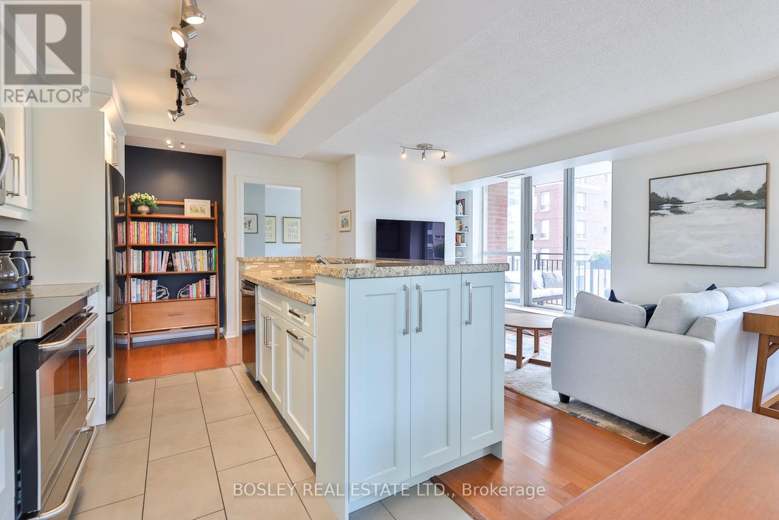 512 - 300 Balliol Street, Toronto, Ontario  M4S 3G6 - Photo 5 - C12159786