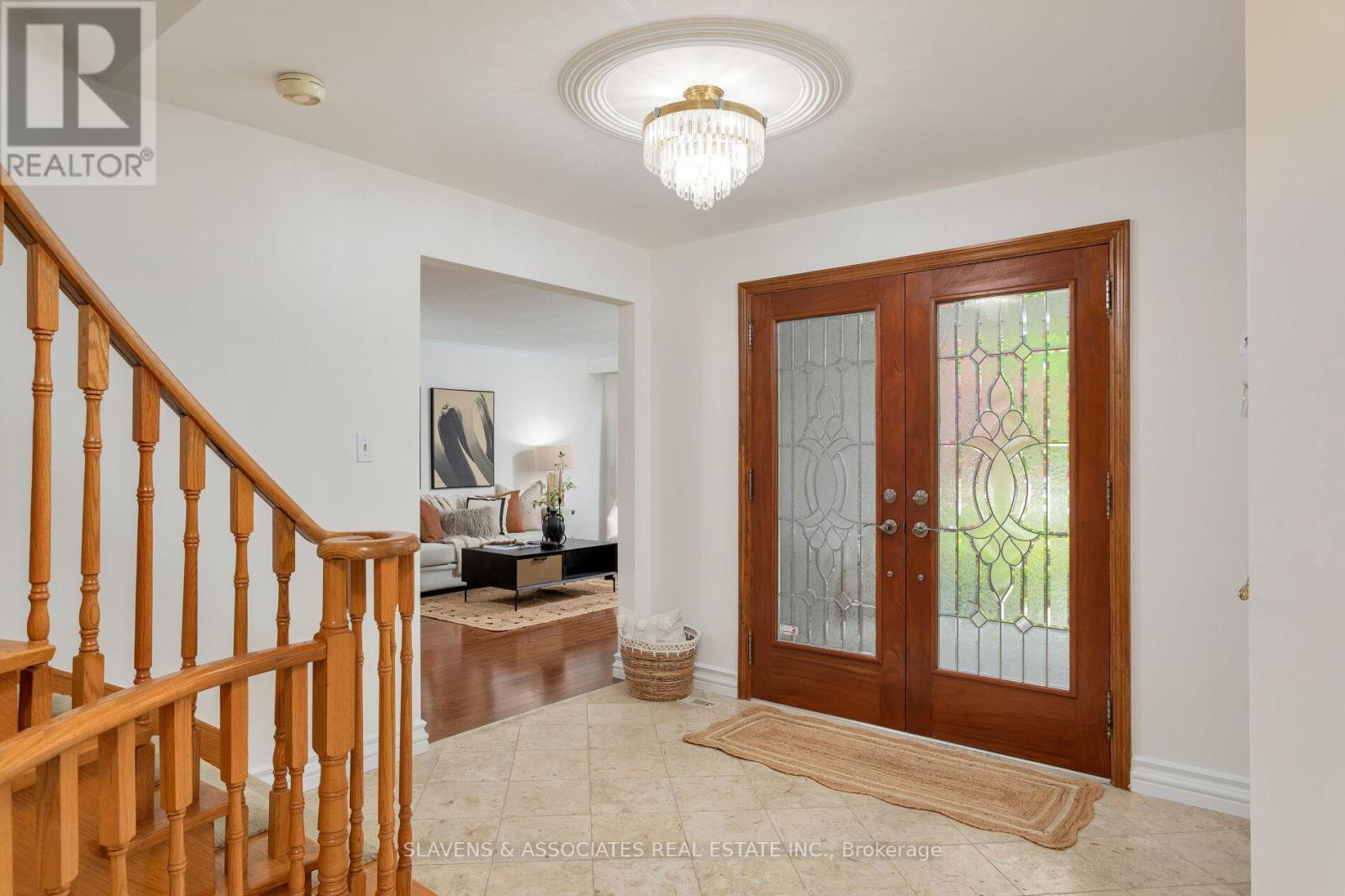 19 Holita Road, Toronto, Ontario  M2M 4C1 - Photo 4 - C12159828