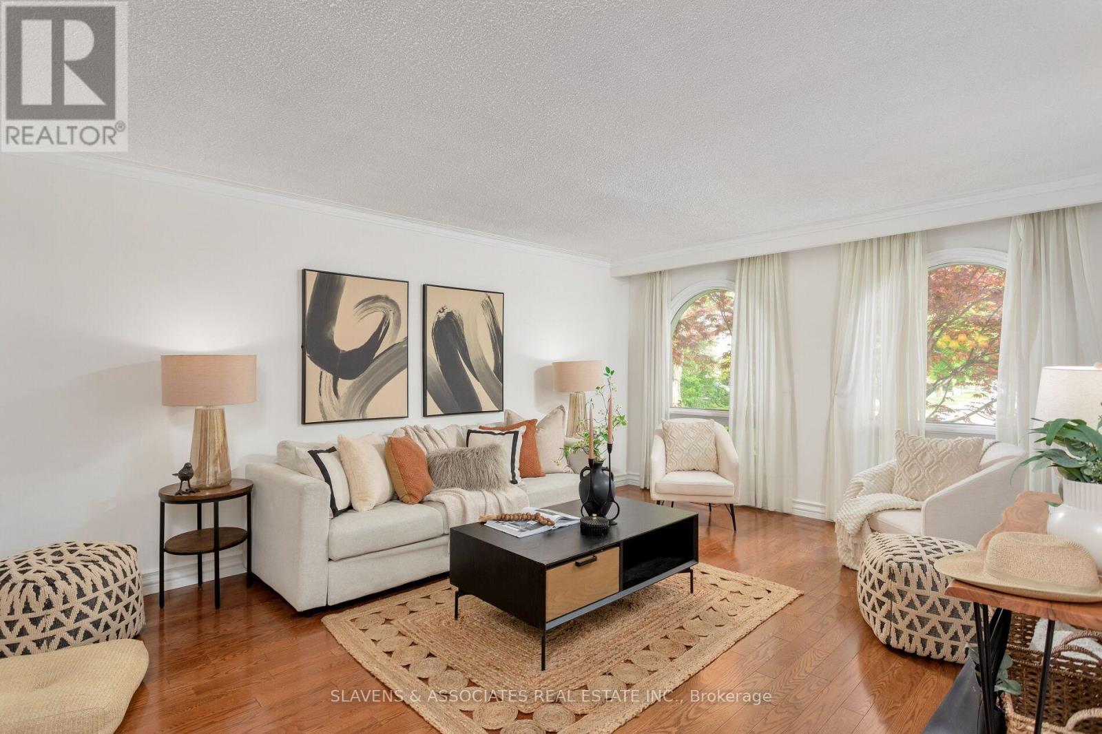 19 Holita Road, Toronto, Ontario  M2M 4C1 - Photo 6 - C12159828