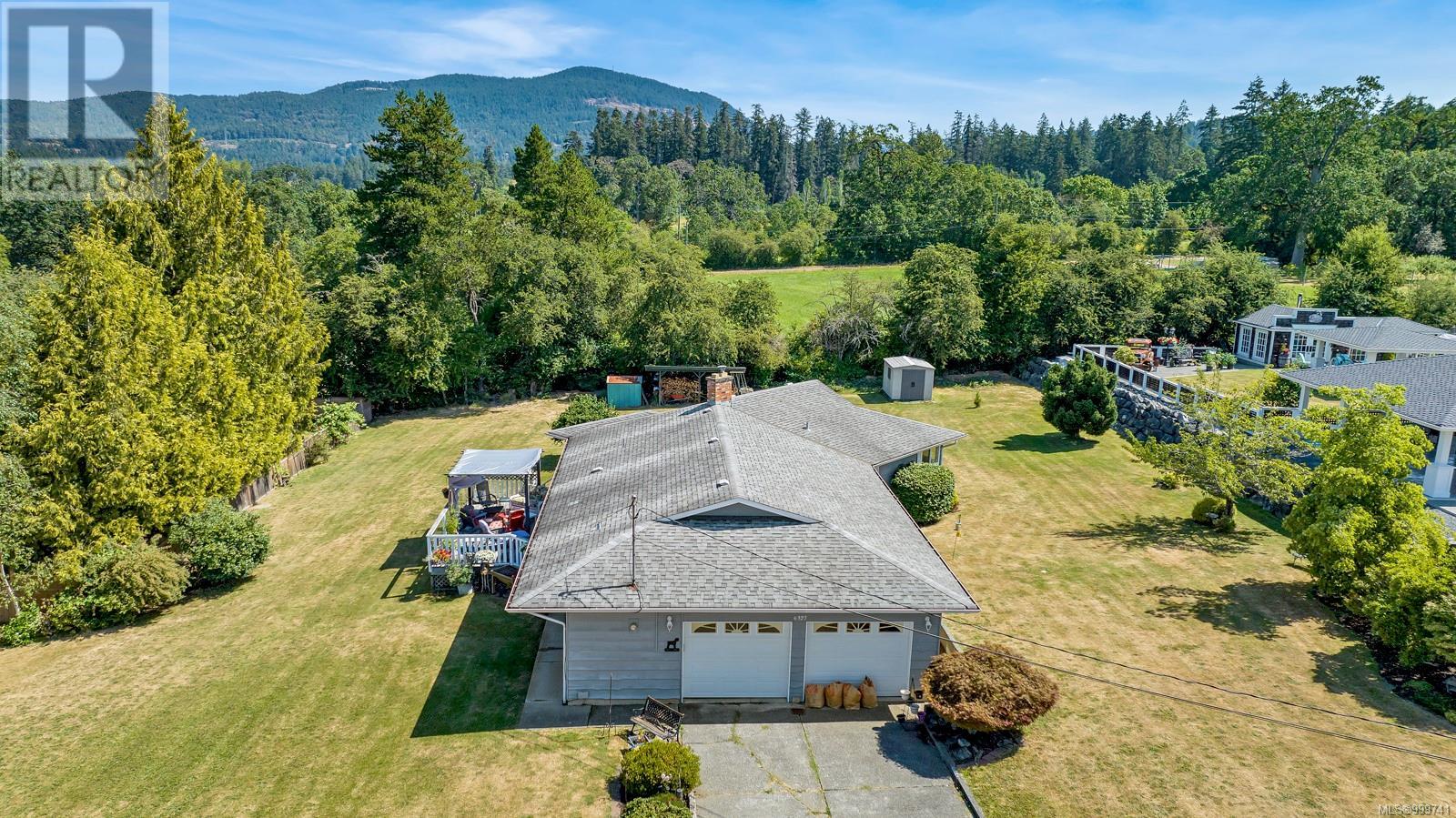 Property at 6327 Lansdowne Pl image 2