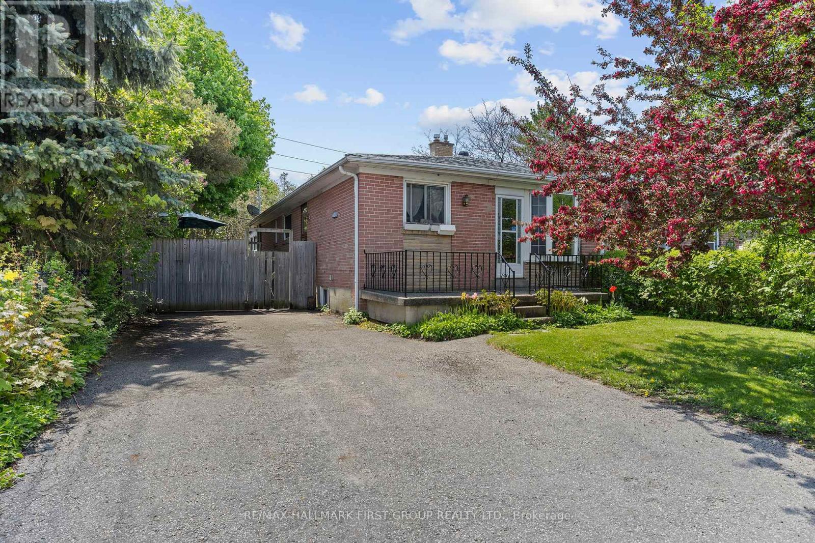 121 Emperor Street, Ajax, Ontario  L1S 1N3 - Photo 1 - E12159842