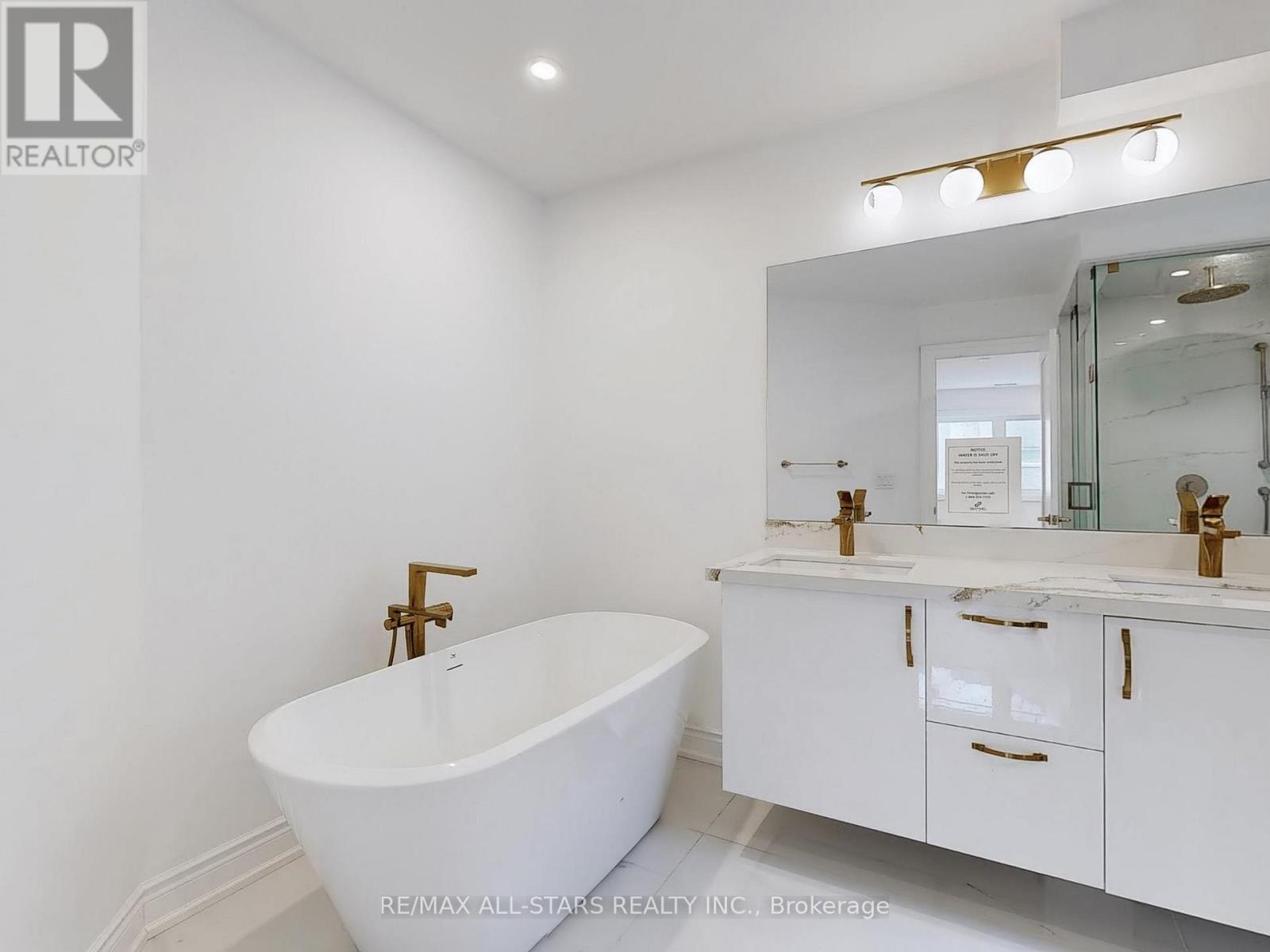 374 Gilpin Drive, Newmarket, Ontario  L3X 3H2 - Photo 23 - N12159807