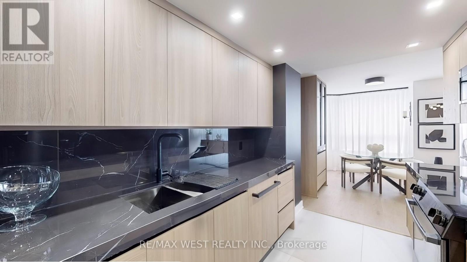 1408 - 7 Townsgate Drive, Vaughan (Crestwood-Springfarm-Yorkhill), Ontario  L4J 7Z9 - Photo 17 - N12159825