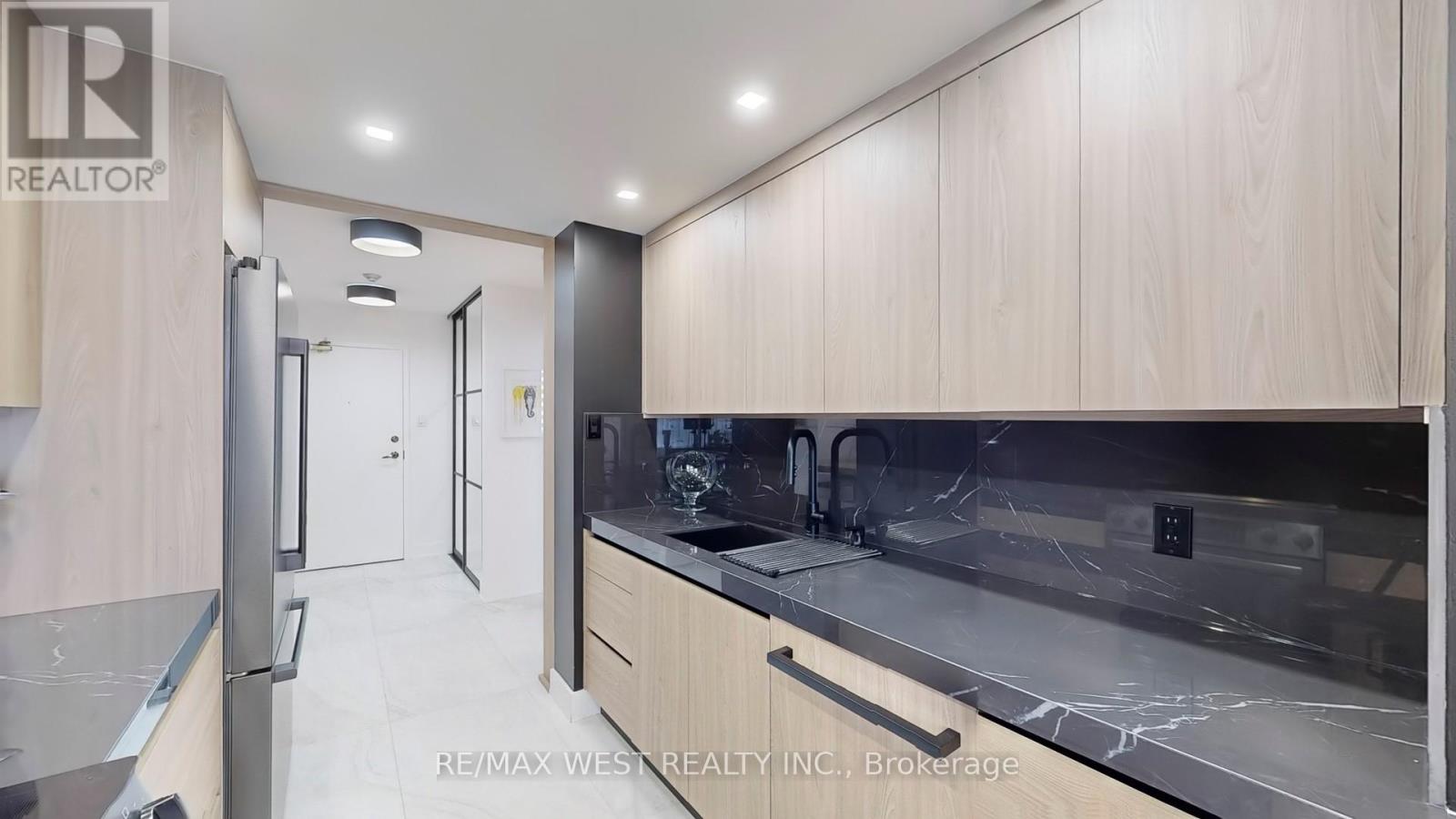 1408 - 7 Townsgate Drive, Vaughan (Crestwood-Springfarm-Yorkhill), Ontario  L4J 7Z9 - Photo 18 - N12159825