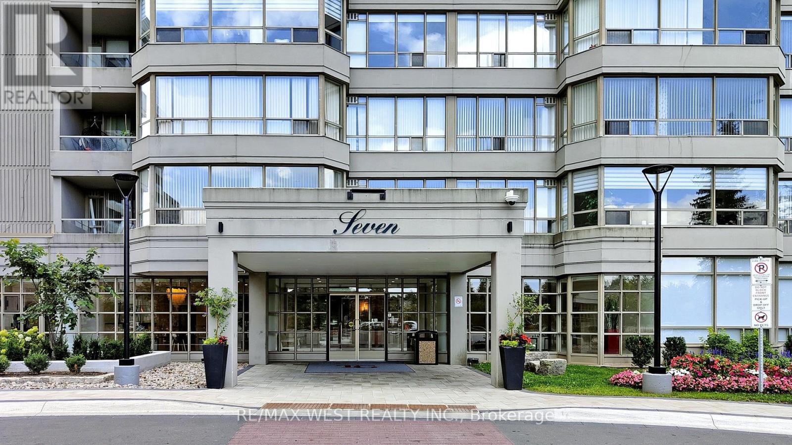 1408 - 7 Townsgate Drive, Vaughan (Crestwood-Springfarm-Yorkhill), Ontario  L4J 7Z9 - Photo 3 - N12159825