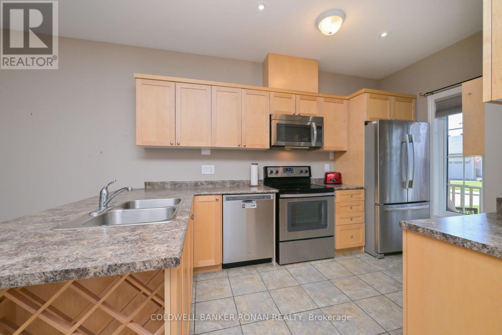 27 Kingsmere Crescent, New Tecumseth, Ontario  L9R 0K6 - Photo 5 - N12159849