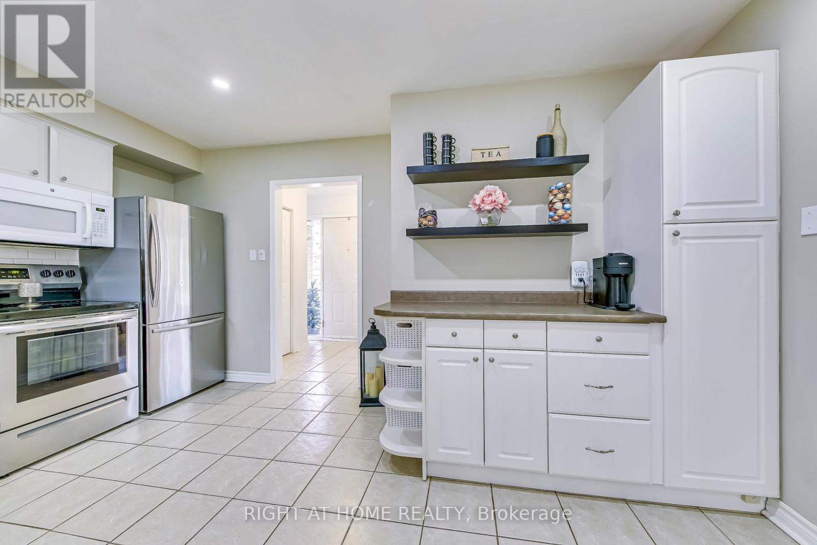 16 Dawson Crescent, Halton Hills, Ontario  L7G 1H5 - Photo 11 - W12159820