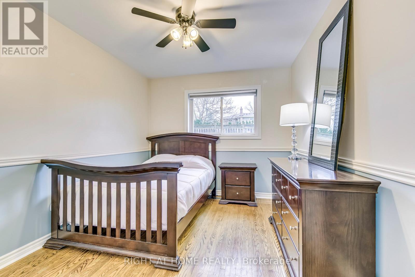 16 Dawson Crescent, Halton Hills, Ontario  L7G 1H5 - Photo 15 - W12159820