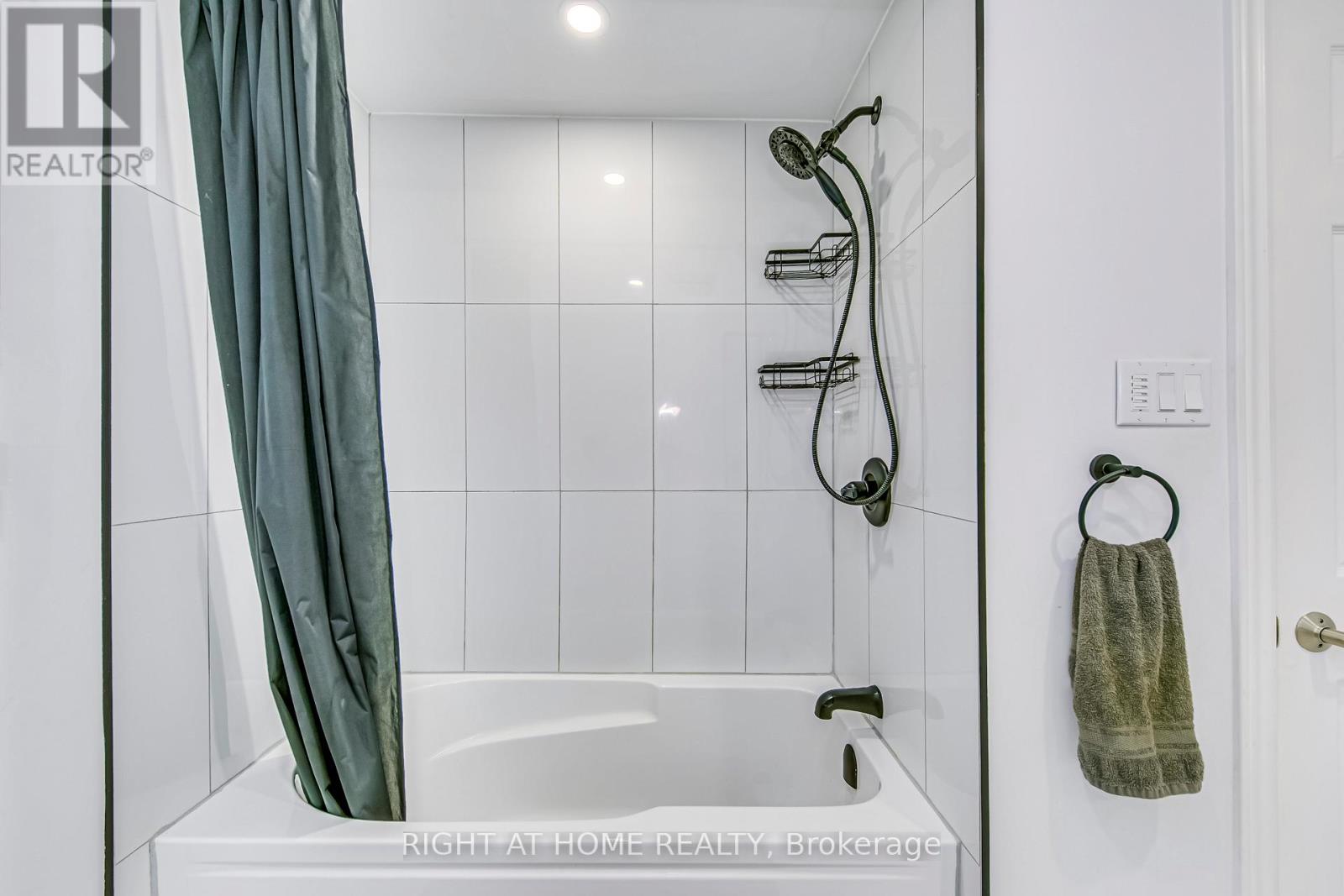 16 Dawson Crescent, Halton Hills, Ontario  L7G 1H5 - Photo 27 - W12159820