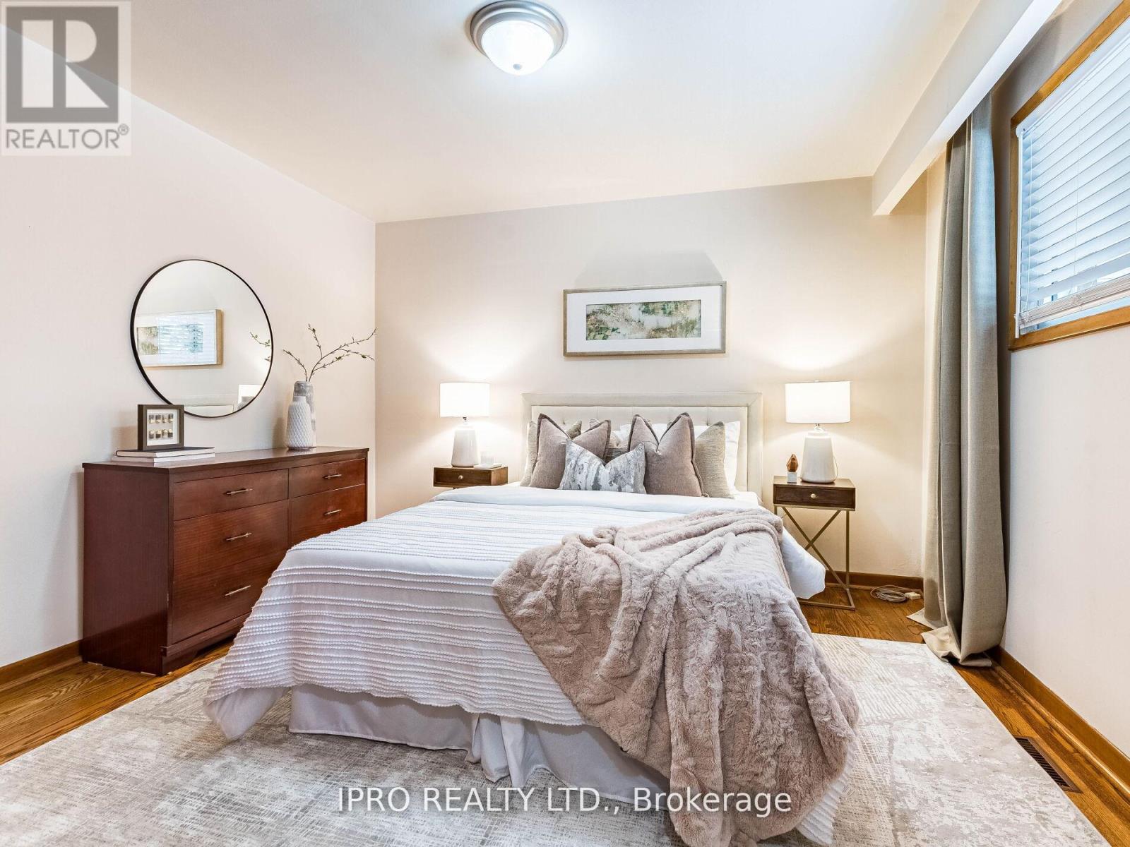 3293 Havenwood Drive, Mississauga, Ontario  L4X 2M2 - Photo 11 - W12159884