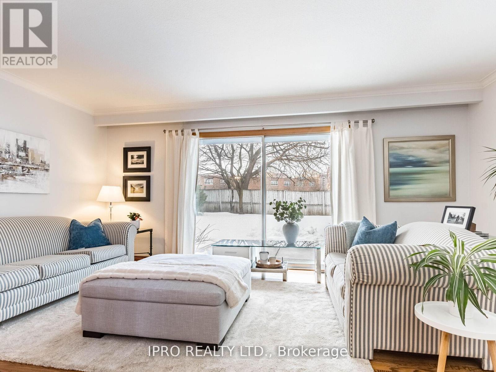 3293 Havenwood Drive, Mississauga, Ontario  L4X 2M2 - Photo 3 - W12159884