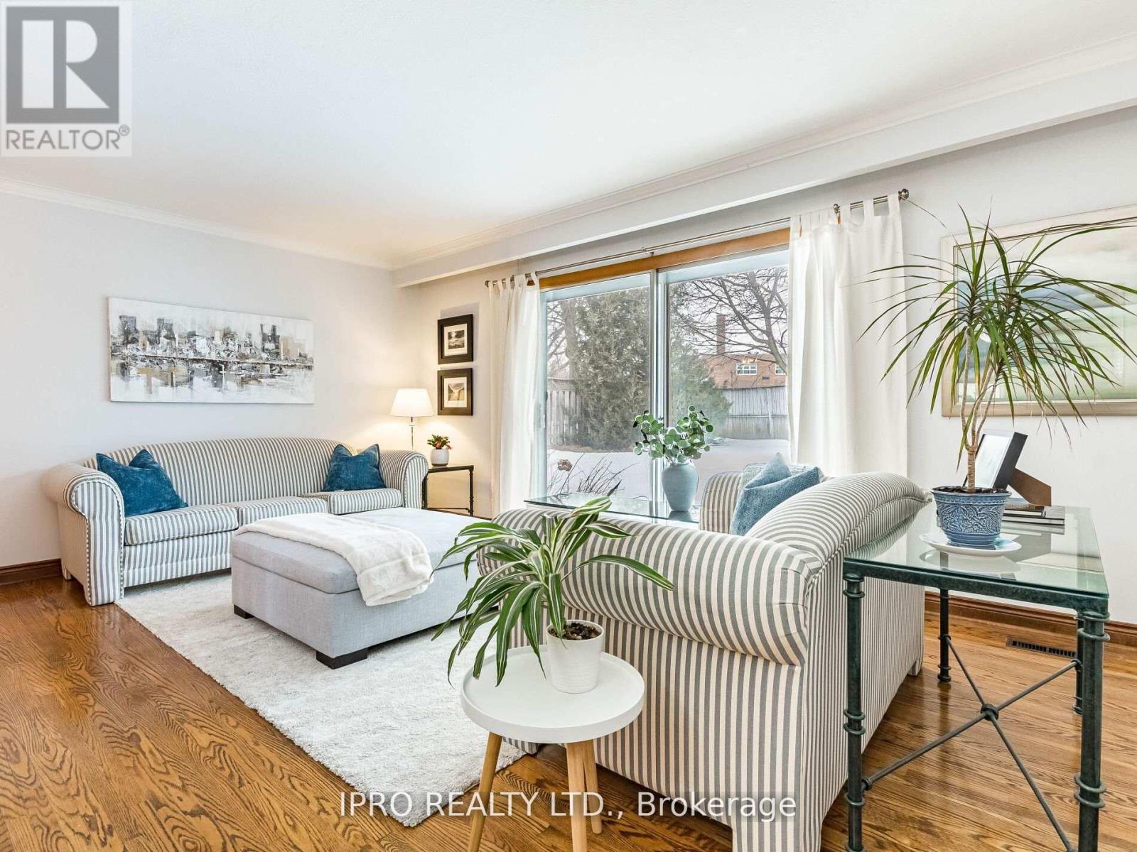 3293 Havenwood Drive, Mississauga, Ontario  L4X 2M2 - Photo 5 - W12159884
