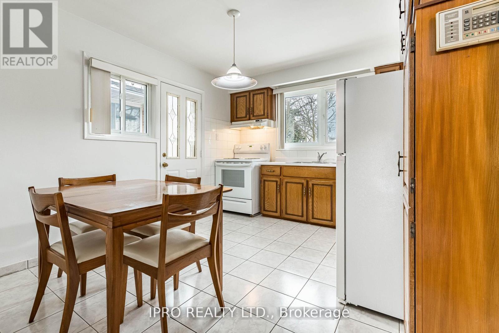 3293 Havenwood Drive, Mississauga, Ontario  L4X 2M2 - Photo 6 - W12159884