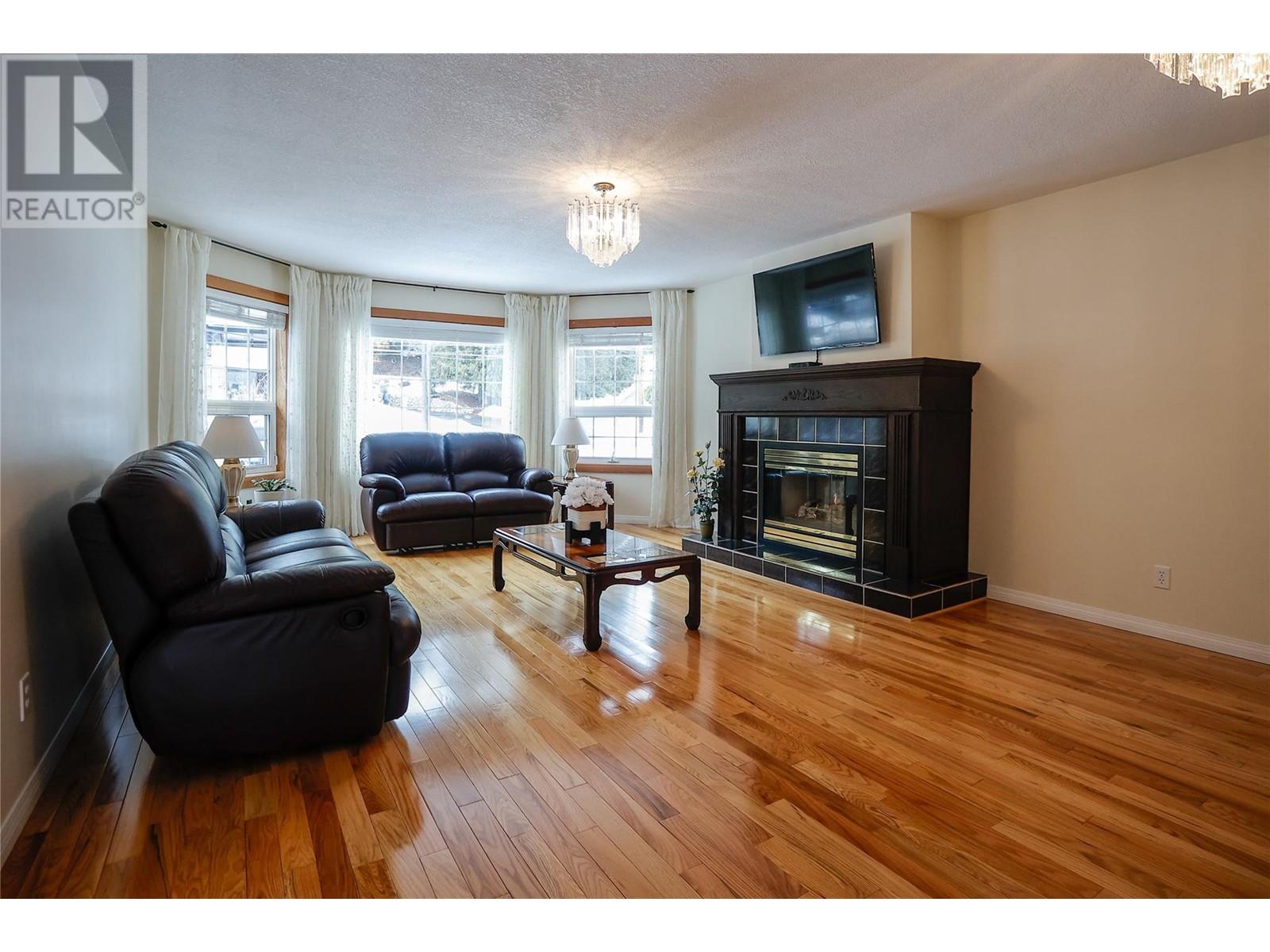 2267 11th Avenue, Castlegar, BC V1N3A7