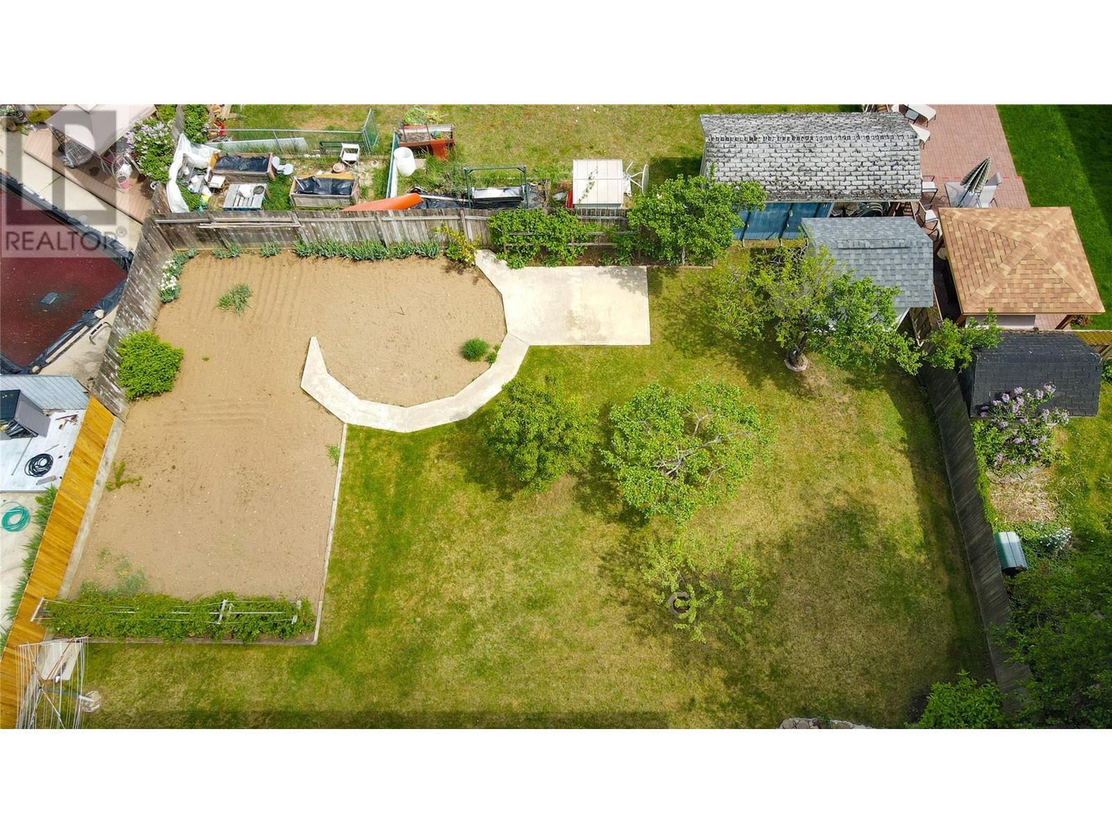 2267 11th Avenue, Castlegar, BC V1N3A7