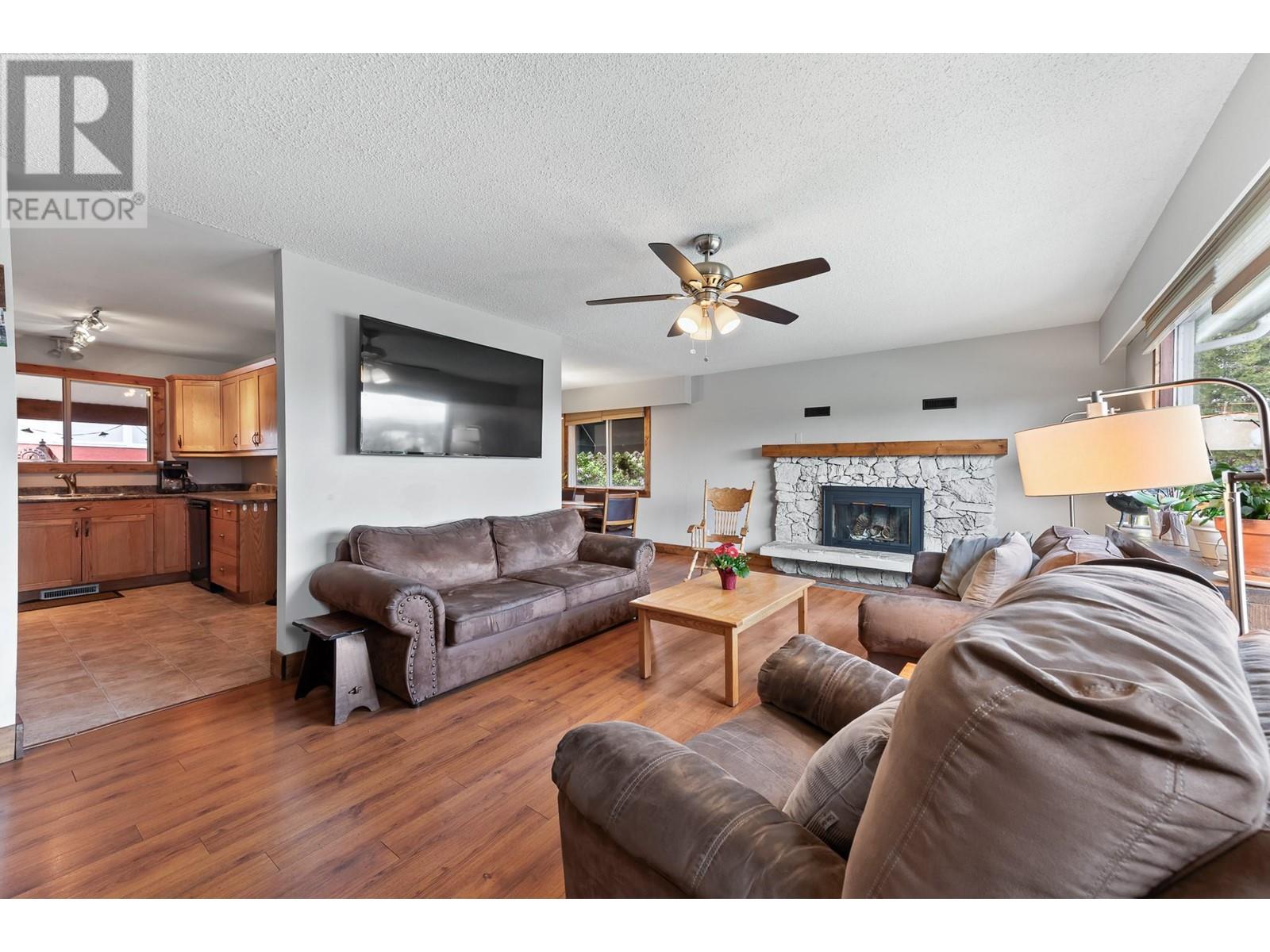 Property at 1021 13th Street S image 3
