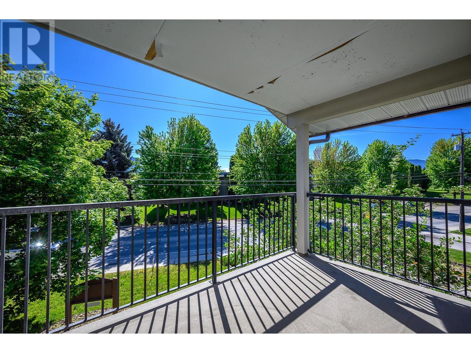 4200 Alexis Park Drive Unit# 3, Vernon, British Columbia  V1T 6H3 - Photo 3 - 10348591