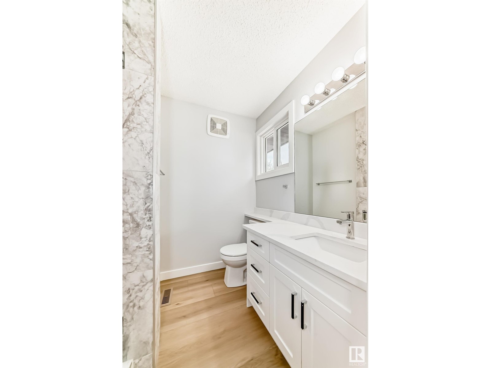Property at 72 AMBER CR image 3