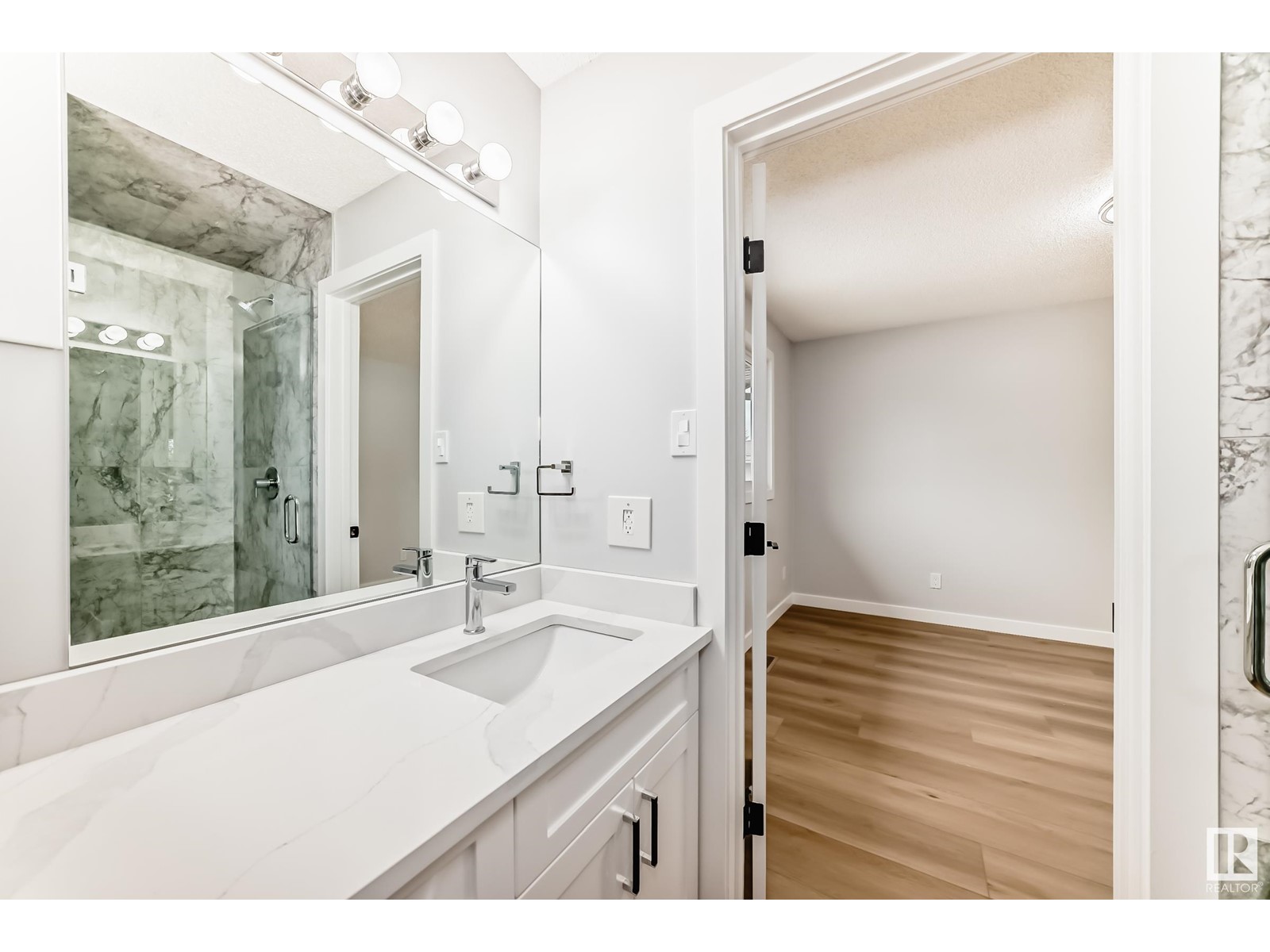 Property at 72 AMBER CR image 4