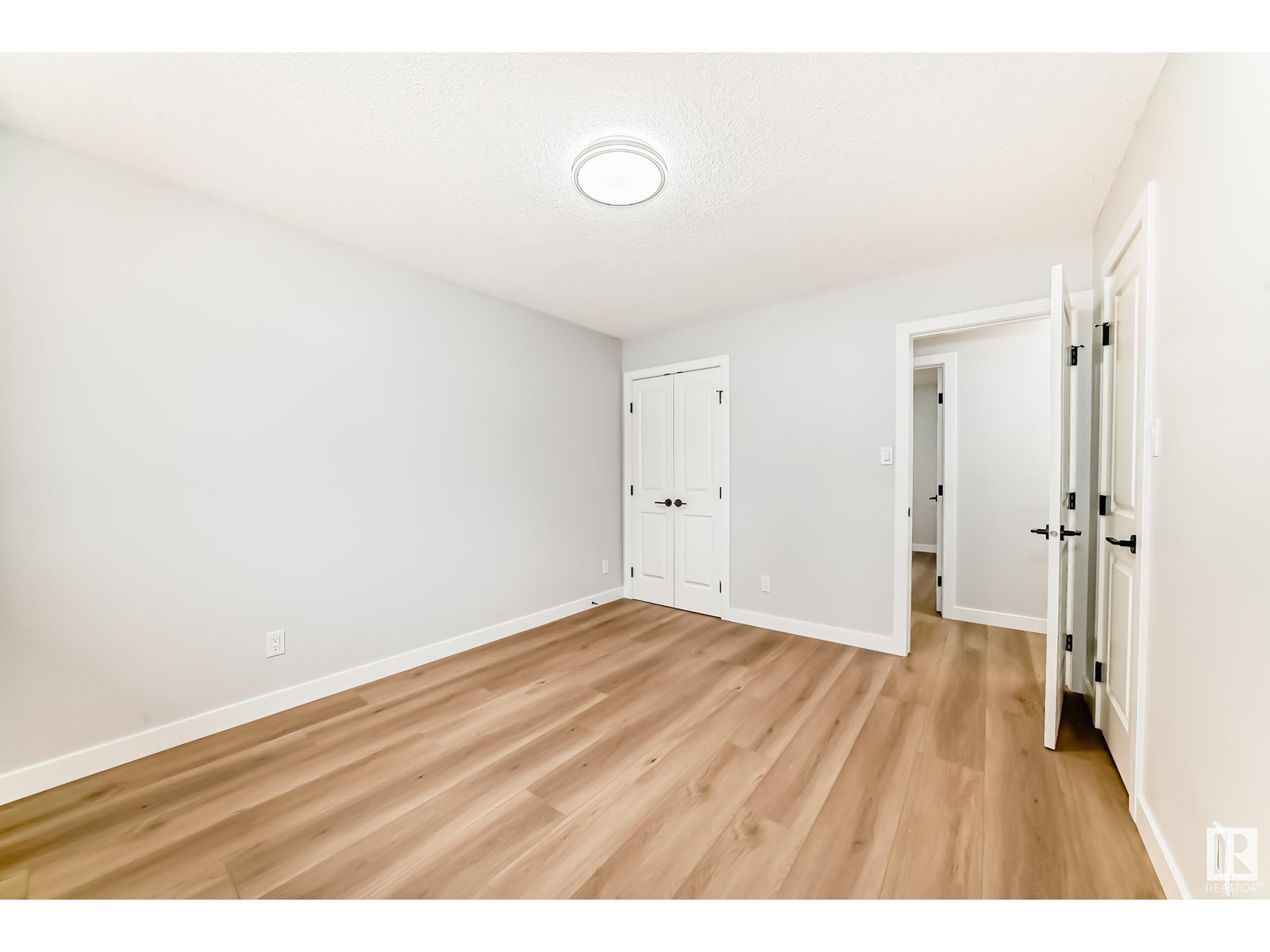Property at 72 AMBER CR image 1