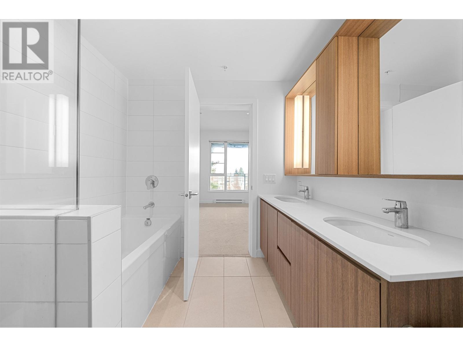 209 516 Foster Avenue, Coquitlam, British Columbia  V3J 0H8 - Photo 11 - R3004182