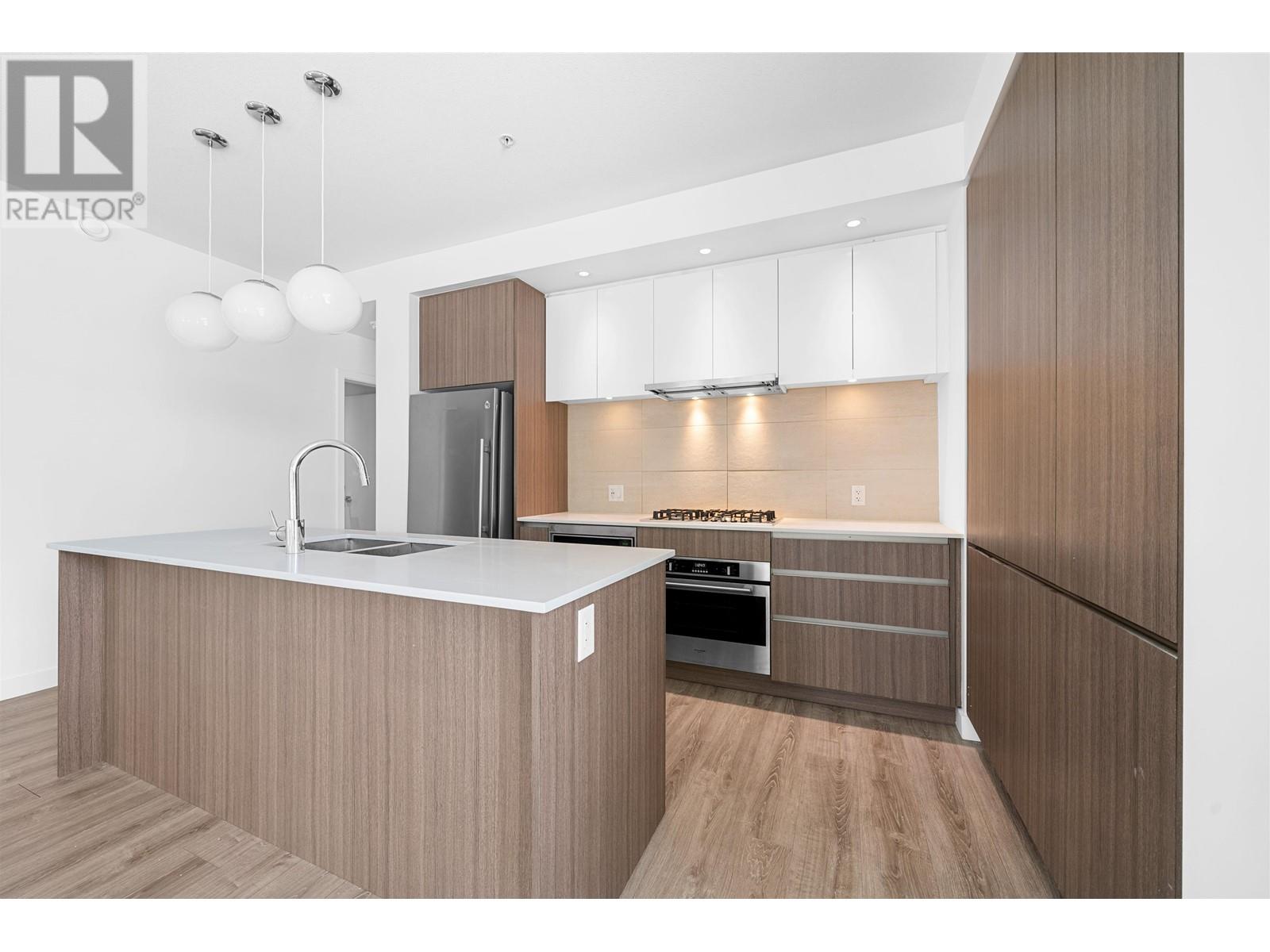 209 516 Foster Avenue, Coquitlam, British Columbia  V3J 0H8 - Photo 3 - R3004182