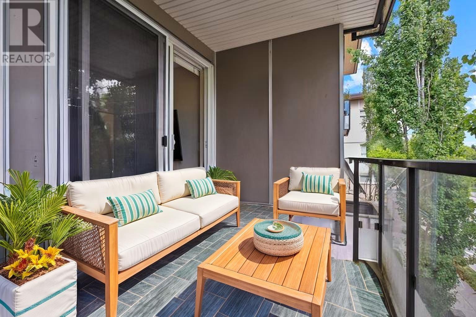 302 55 Eighth Avenue, New Westminster, British Columbia  V3L 0E8 - Photo 5 - R3004525