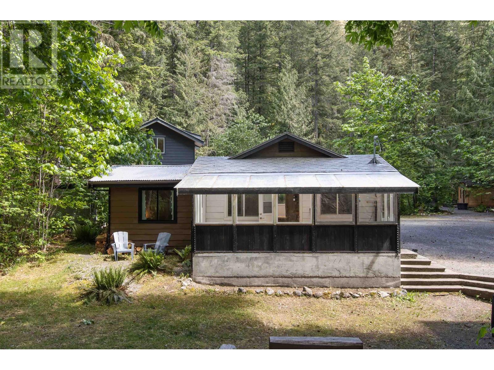 2000 Midnight Way, Squamish, British Columbia  V0N 1H0 - Photo 1 - R3004505
