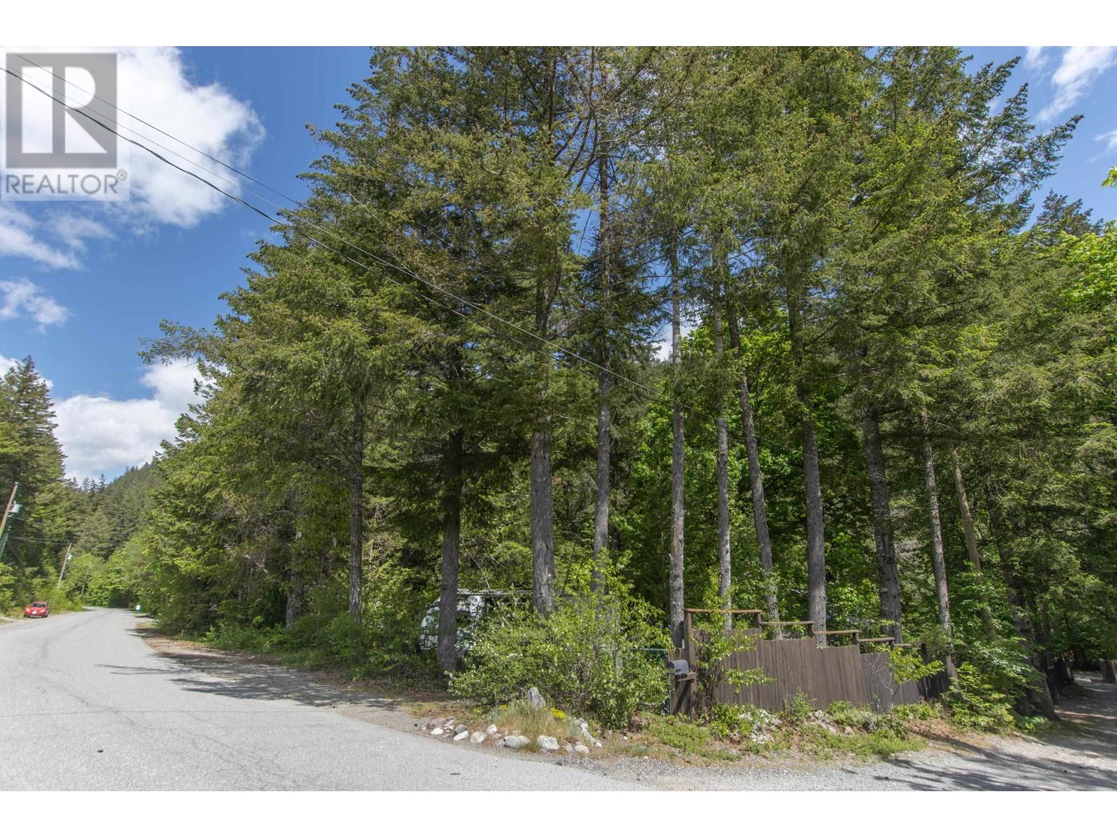 2000 Midnight Way, Squamish, British Columbia  V0N 1H0 - Photo 3 - R3004505