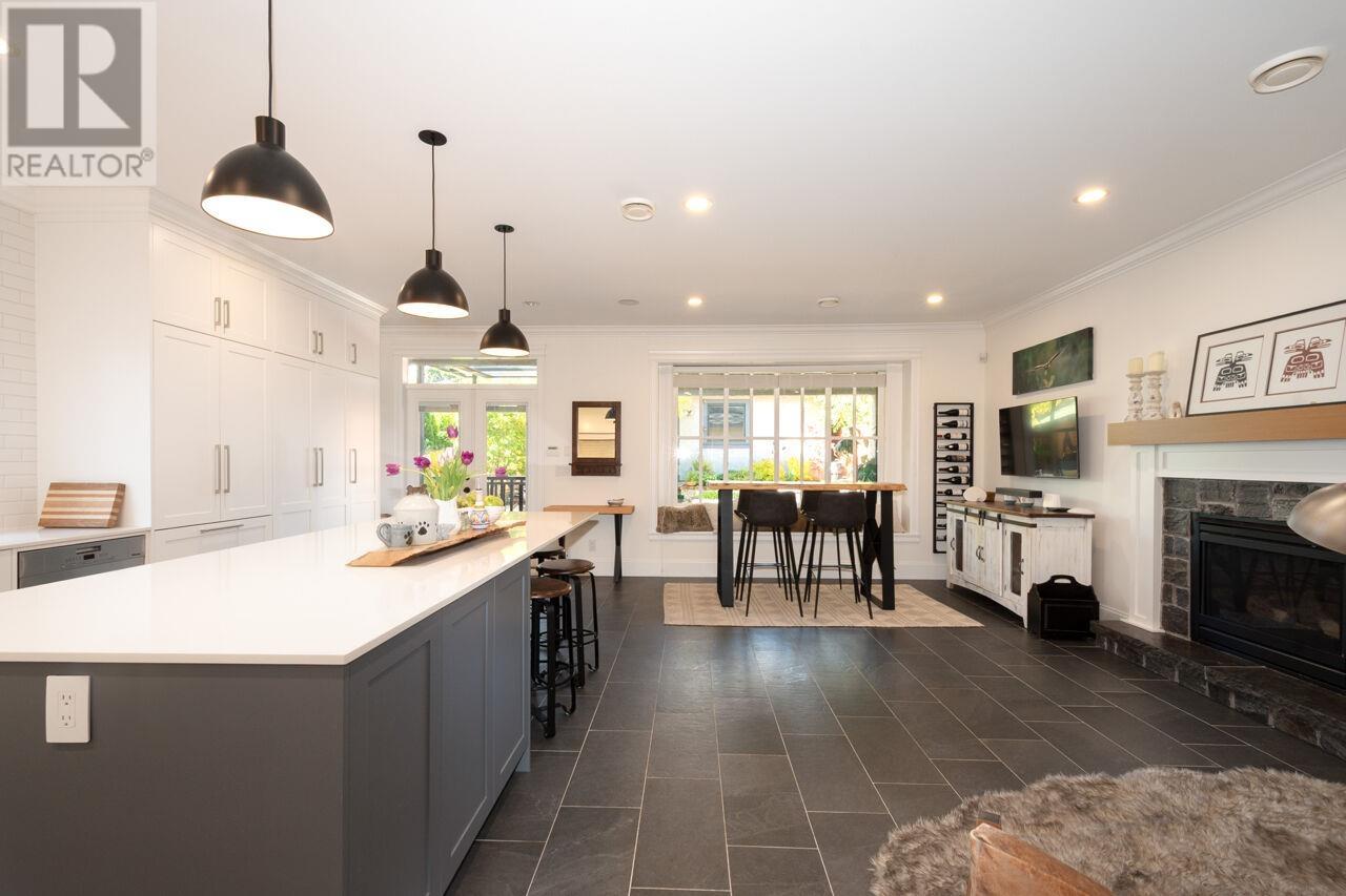 336 W 17th Street, North Vancouver, British Columbia  V7M 1V8 - Photo 14 - R3004532