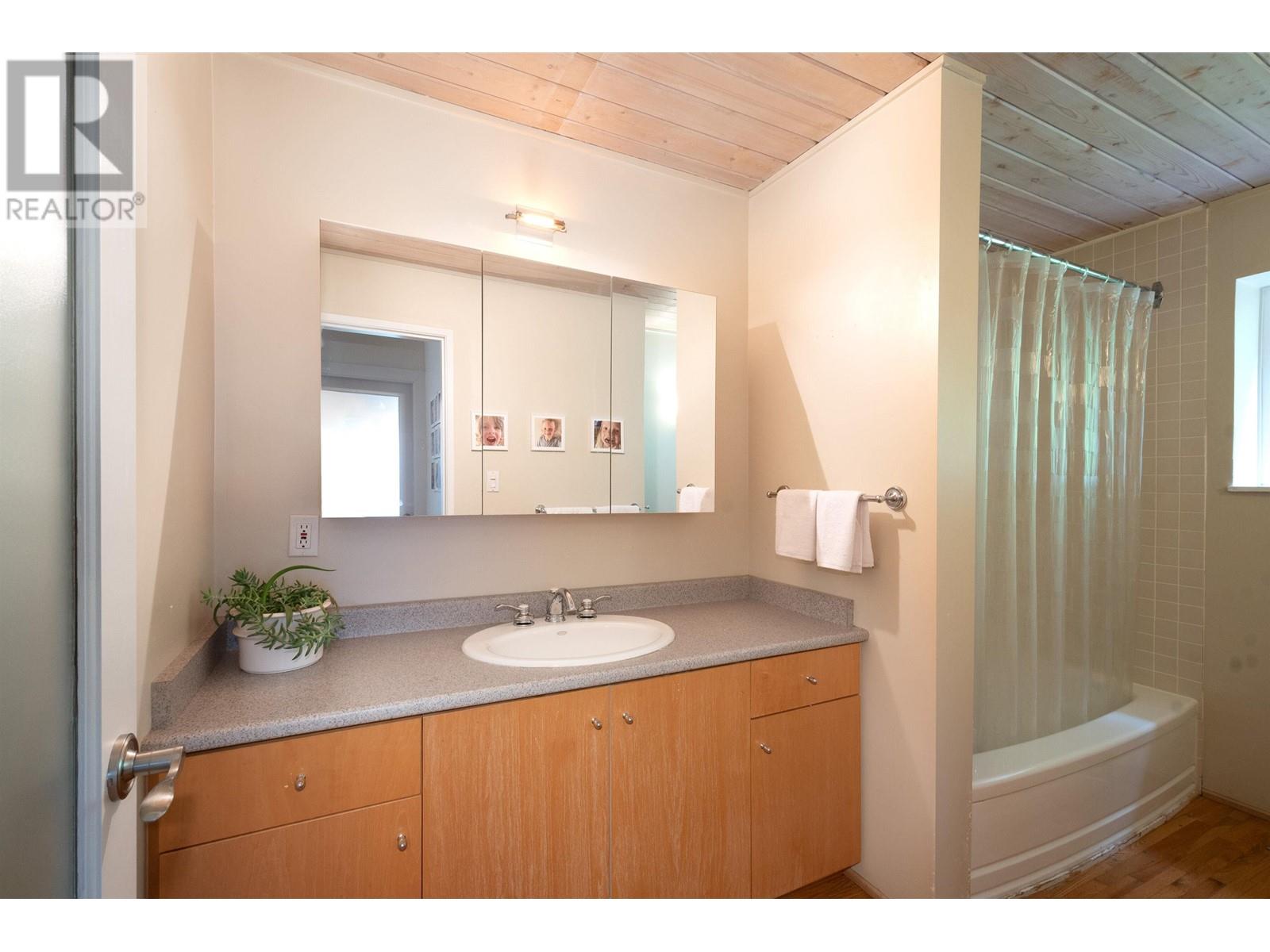 6744 Dufferin Avenue, West Vancouver, British Columbia  V7W 2K2 - Photo 28 - R3004544