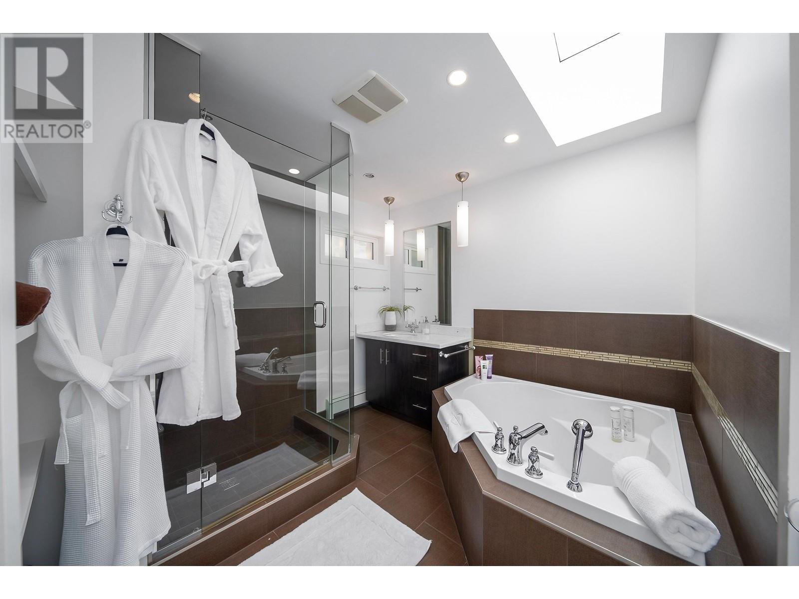 1280 Marsden Court, Burnaby, British Columbia  V5A 3N3 - Photo 28 - R3004587