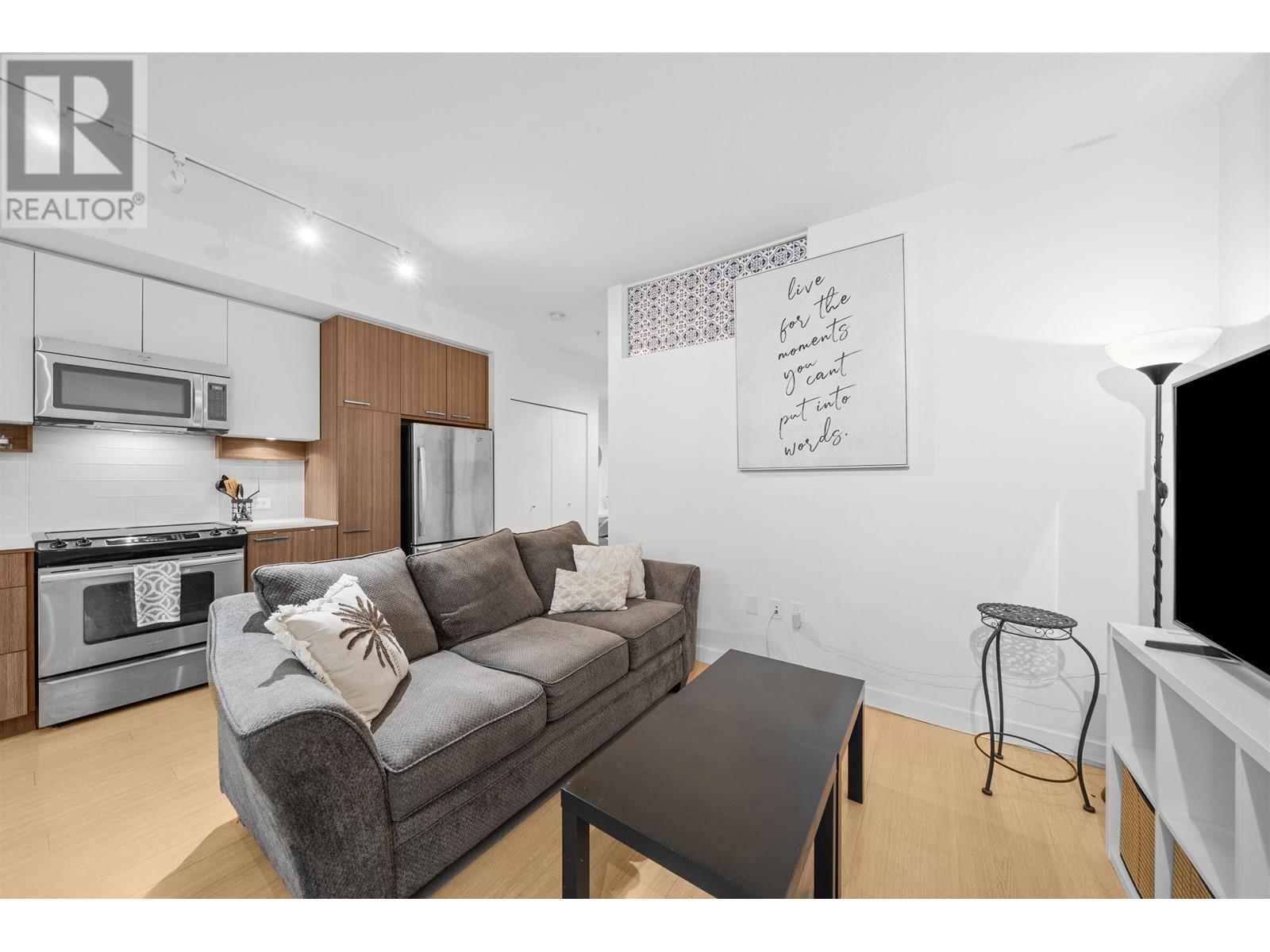 106 618 Como Lake Avenue, Coquitlam, British Columbia  V3J 0G1 - Photo 3 - R3004573