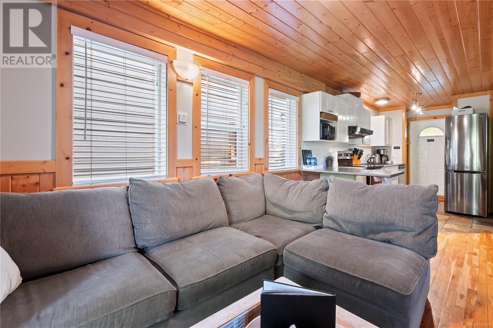 267 Boardwalk Blvd, Ucluelet, British Columbia  V0R 3A0 - Photo 4 - 1000515