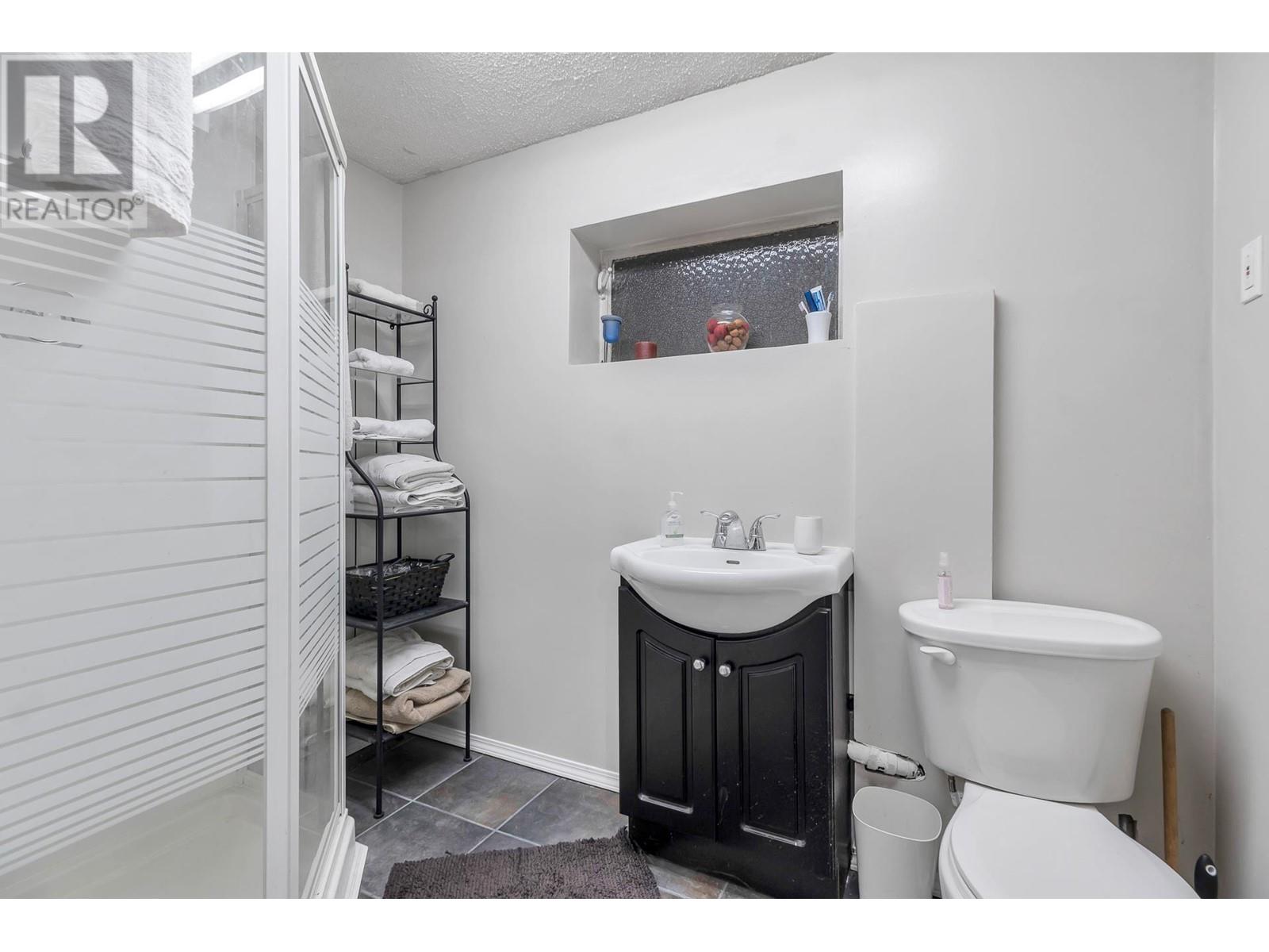 8665 12th Avenue, Burnaby, British Columbia  V3N 2M1 - Photo 37 - R3004459