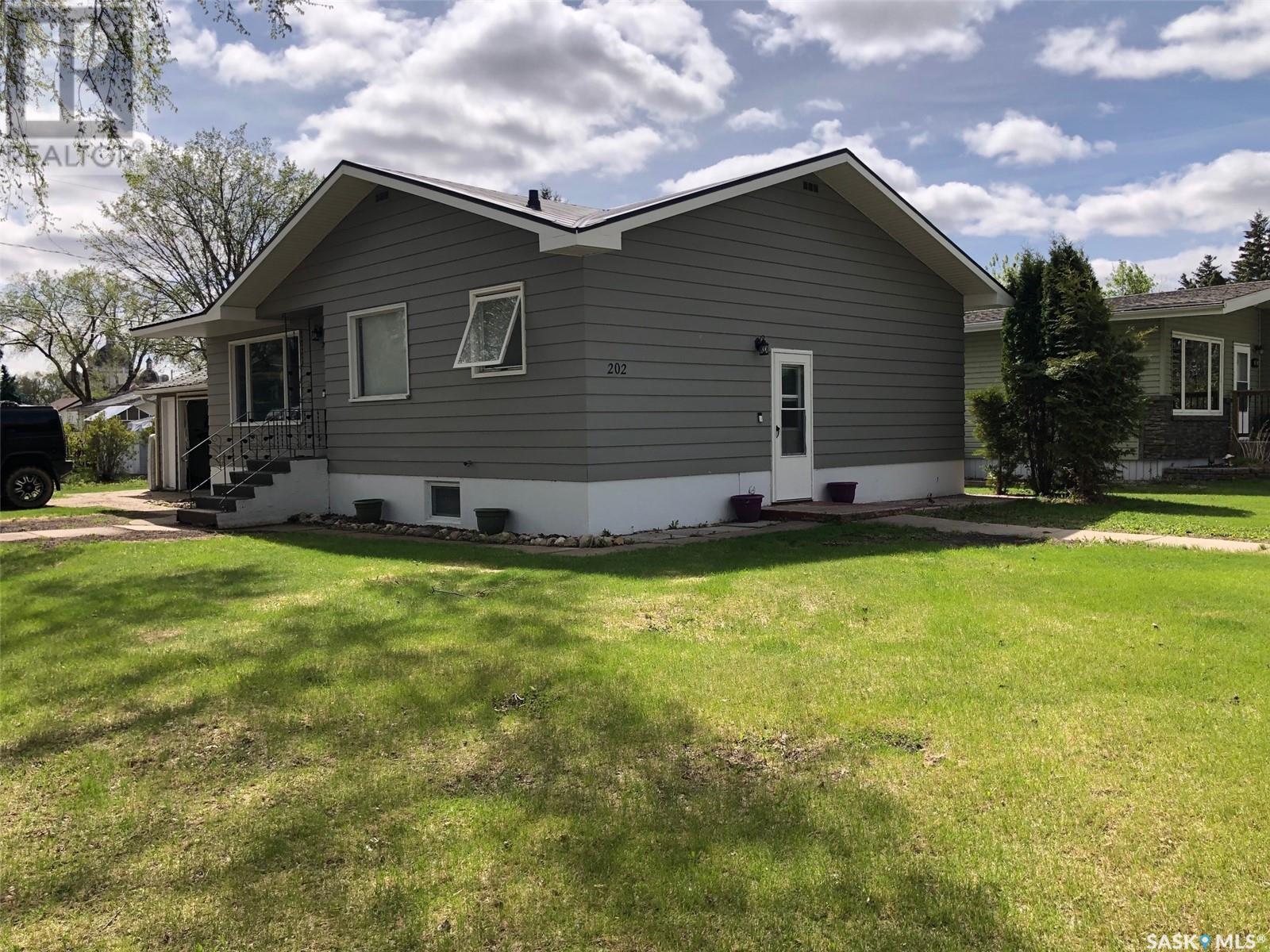 202 3rd Avenue W, Canora, Saskatchewan  S0A 0L0 - Photo 46 - SK006475