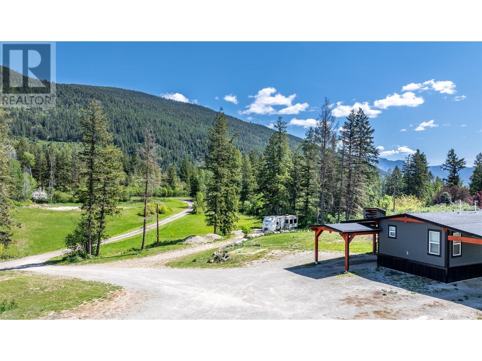 2303 Crusher Road, Creston, British Columbia  V0B 1G8 - Photo 5 - 10348606