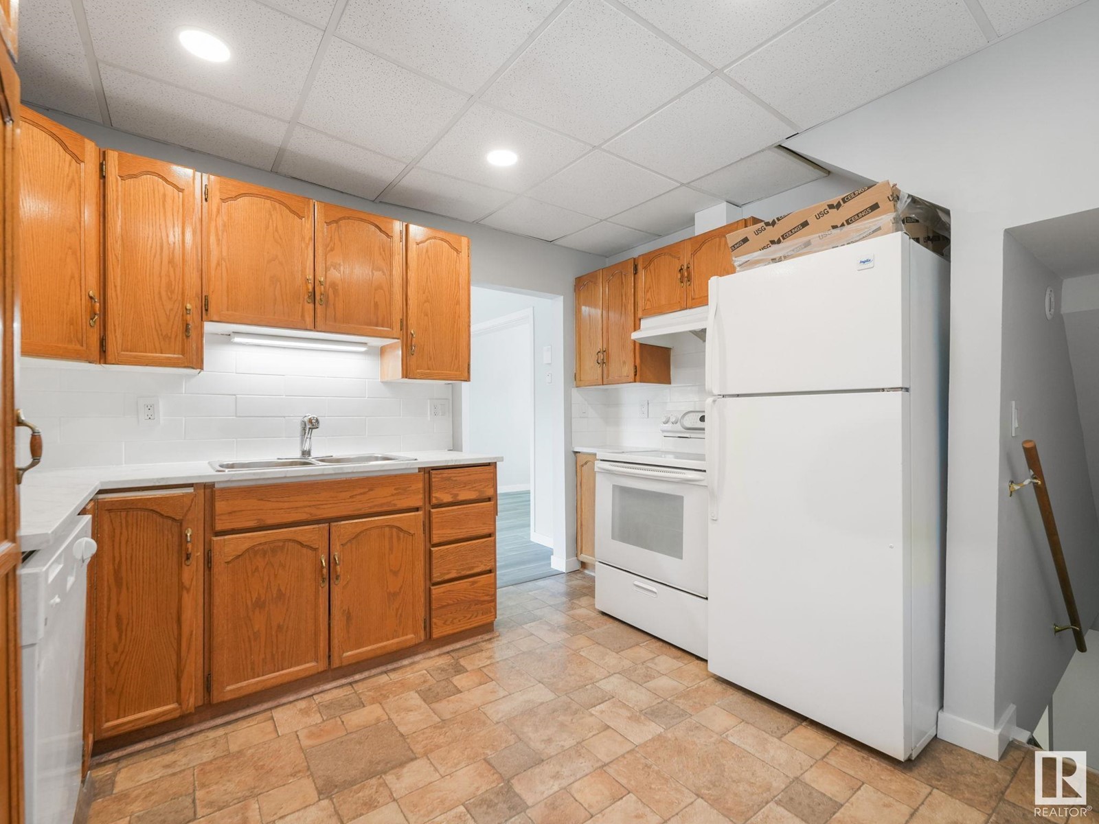 Property at 12813 121 ST NW image 4
