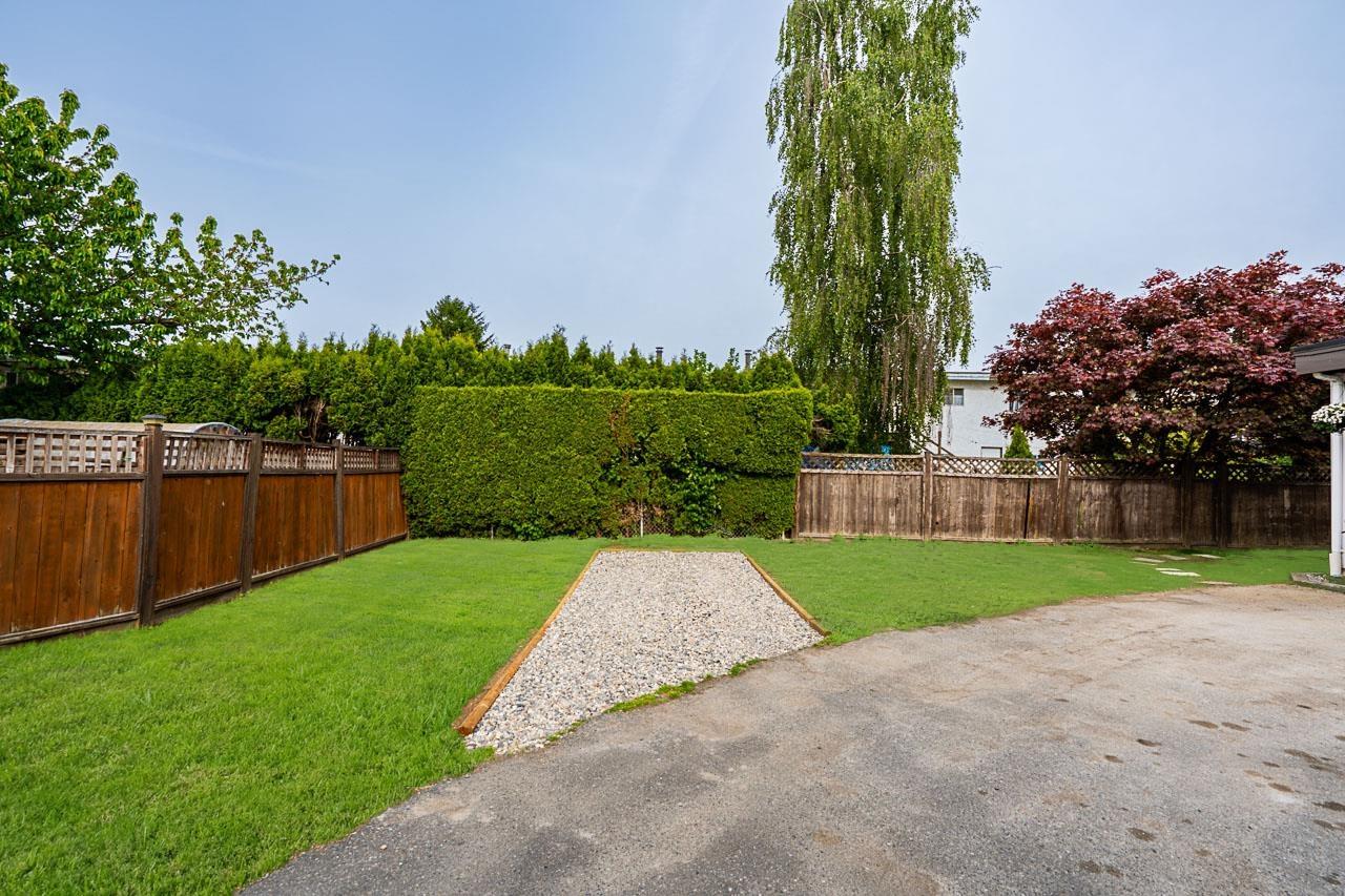 2 46338 Mccaffrey Boulevard, Chilliwack Proper South, Chilliwack, British Columbia  V2P 1E1 - Photo 3 - R3004500
