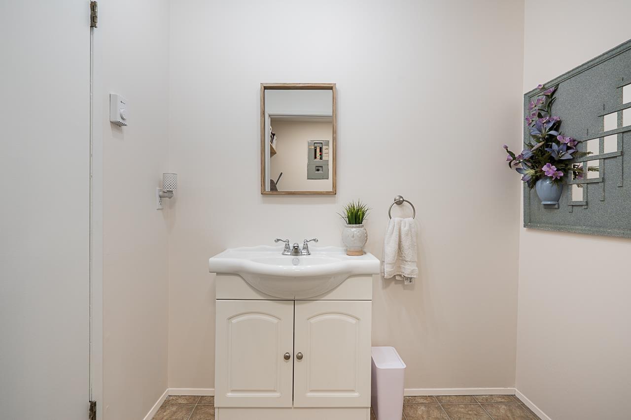 2 46338 Mccaffrey Boulevard, Chilliwack Proper South, Chilliwack, British Columbia  V2P 1E1 - Photo 8 - R3004500