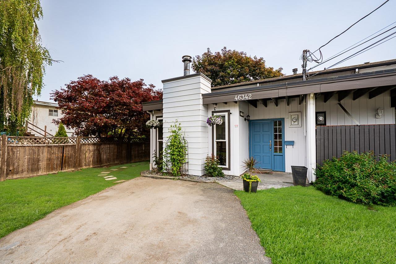 2 46338 Mccaffrey Boulevard, Chilliwack Proper South, Chilliwack, British Columbia  V2P 1E1 - Photo 1 - R3004500