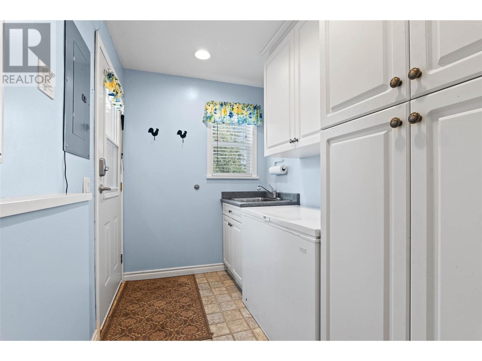 3848 Rainbow/3861 Water St Drive, Kamloops, British Columbia  V1S 1Y8 - Photo 29 - 10348610