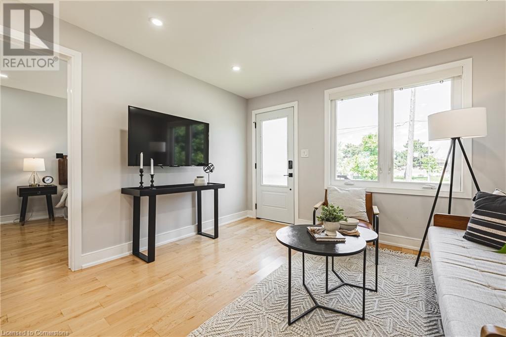 2016 Barton Street E, Hamilton, Ontario  L8H 2Y8 - Photo 6 - 40728887