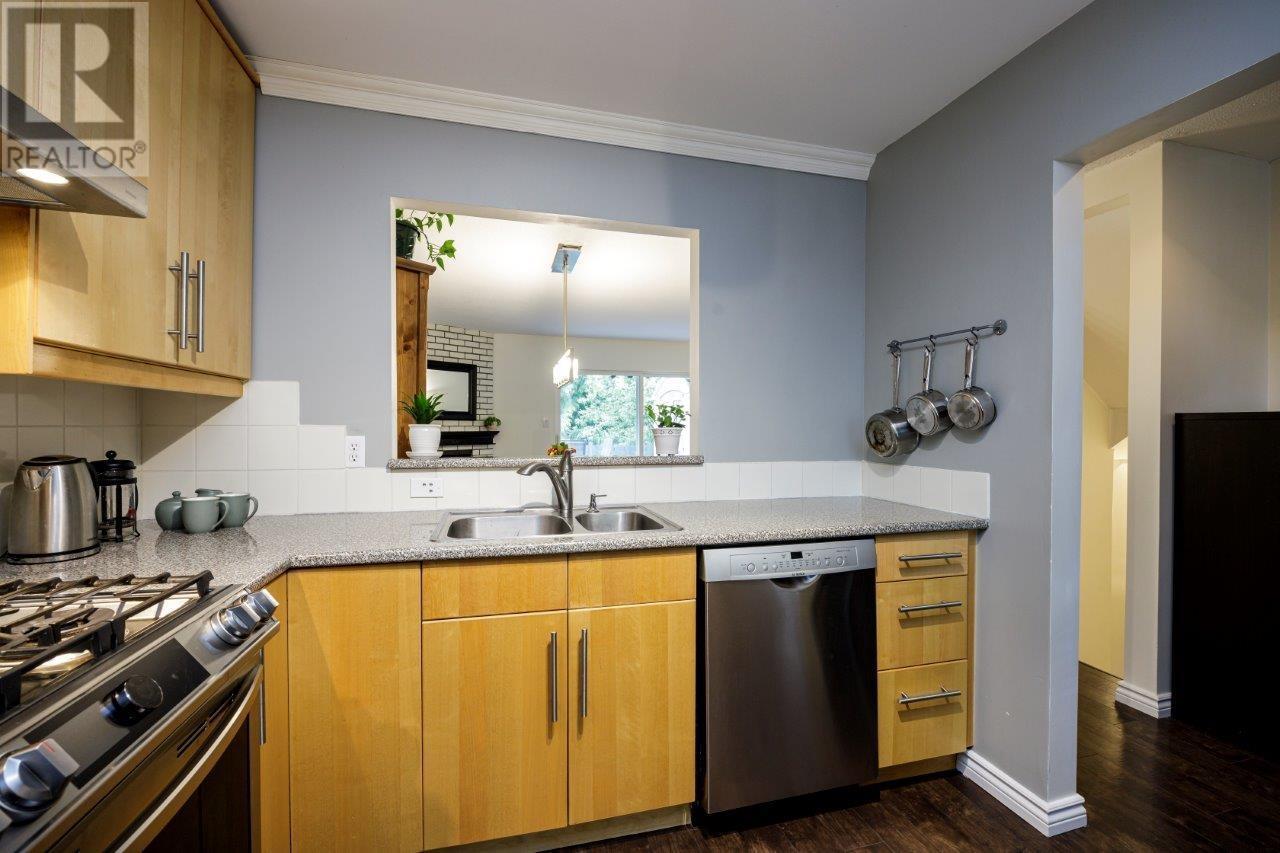 4607 Hoskins Road, North Vancouver, British Columbia  V7K 2R2 - Photo 2 - R3004251