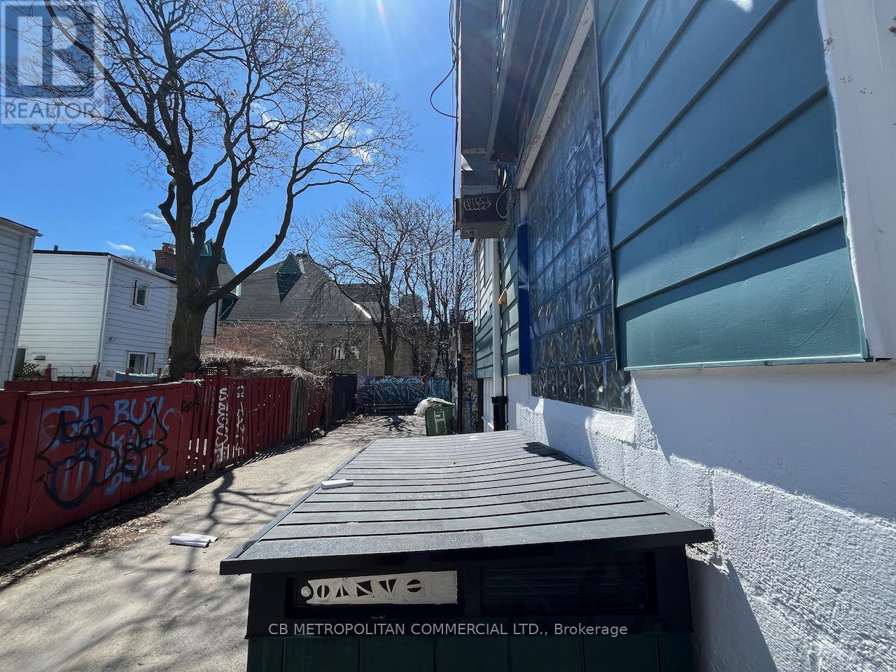 401 Spadina Avenue, Toronto, Ontario  M5T 2G6 - Photo 17 - C12097213