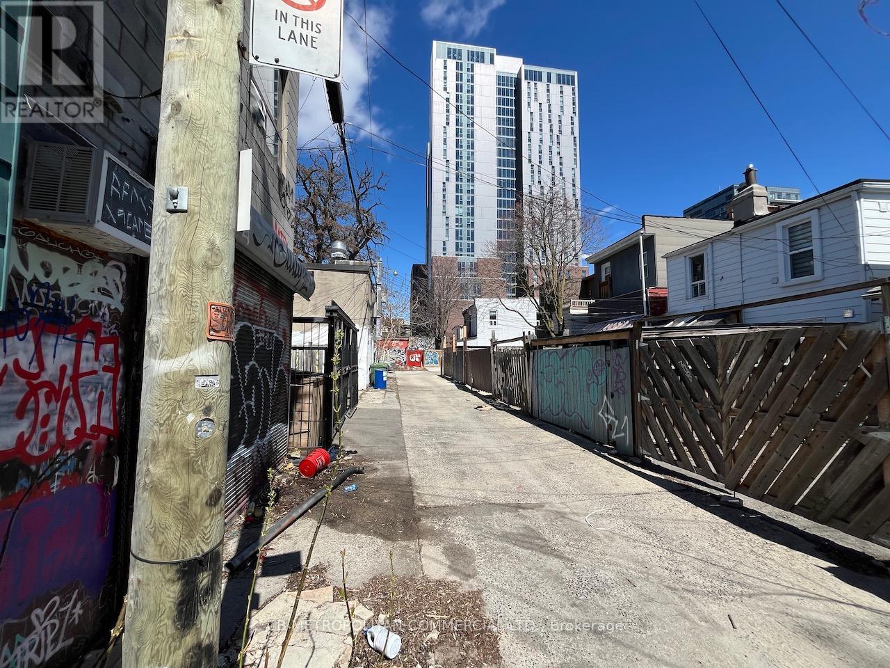 401 Spadina Avenue, Toronto, Ontario  M5T 2G6 - Photo 18 - C12097213