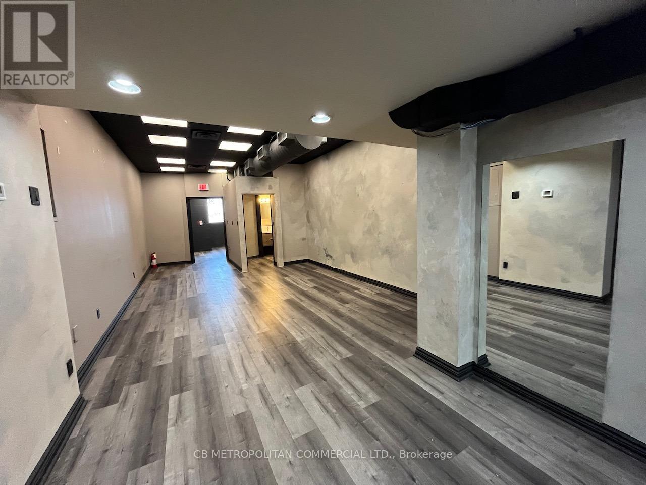401 Spadina Avenue, Toronto, Ontario  M5T 2G6 - Photo 8 - C12097213