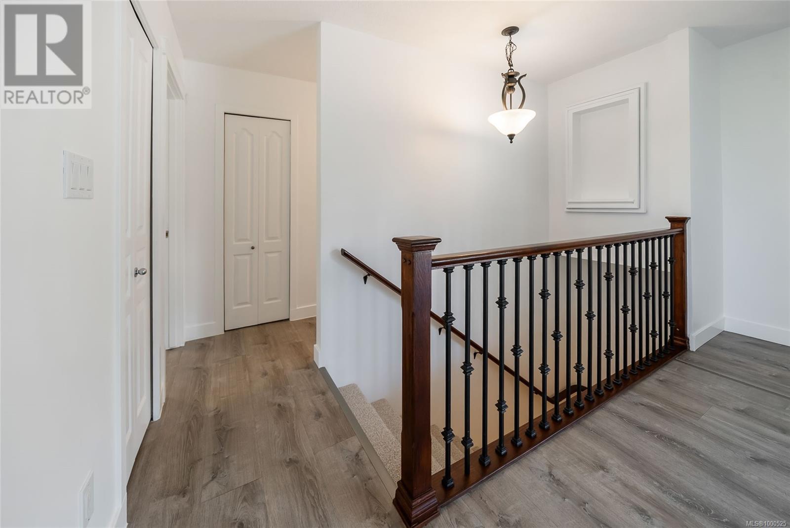 Property at 6540 Southampton Rd image 4