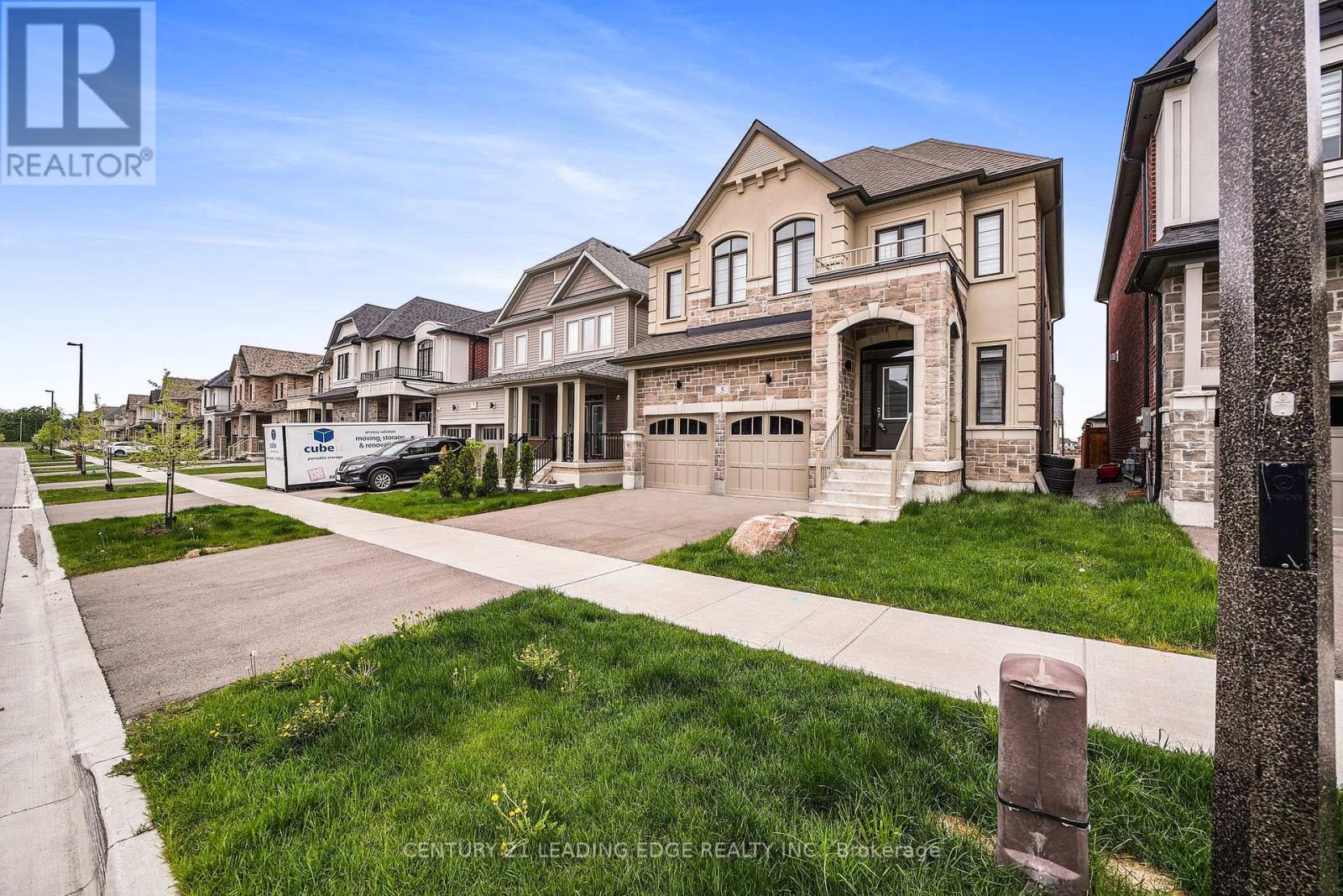 5 Valleo Street, Georgina, Ontario  L4P 0J8 - Photo 3 - N11999438
